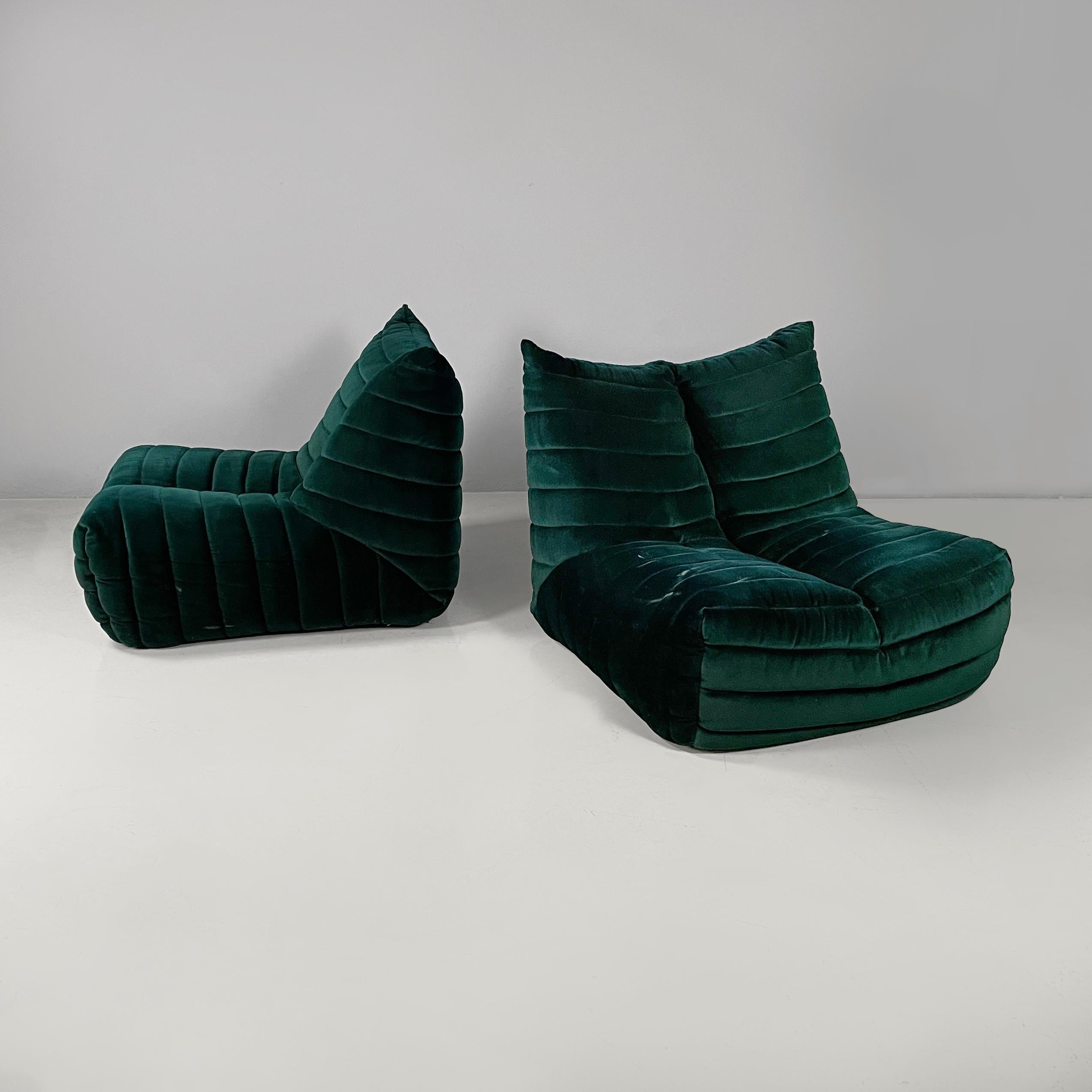 Sillones modernos italianos de terciopelo verde oscuro Zozo by Seven Salotti, Años 70
Pareja de sillones mod. Zozo totalmente acolchados y tapizados en terciopelo verde bosque. El asiento y el respaldo tienen una forma suave y redondeada, con el