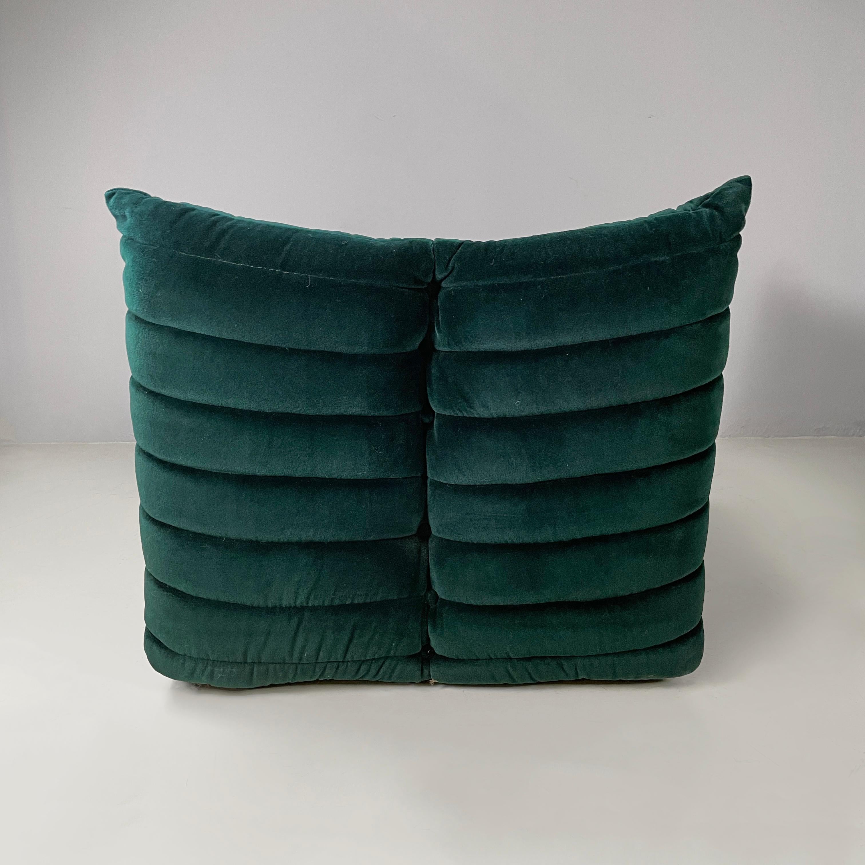 Sillones modernos italianos de terciopelo verde oscuro Zozo by Seven Salotti, Años 70 en Bueno estado para la venta en MIlano, IT