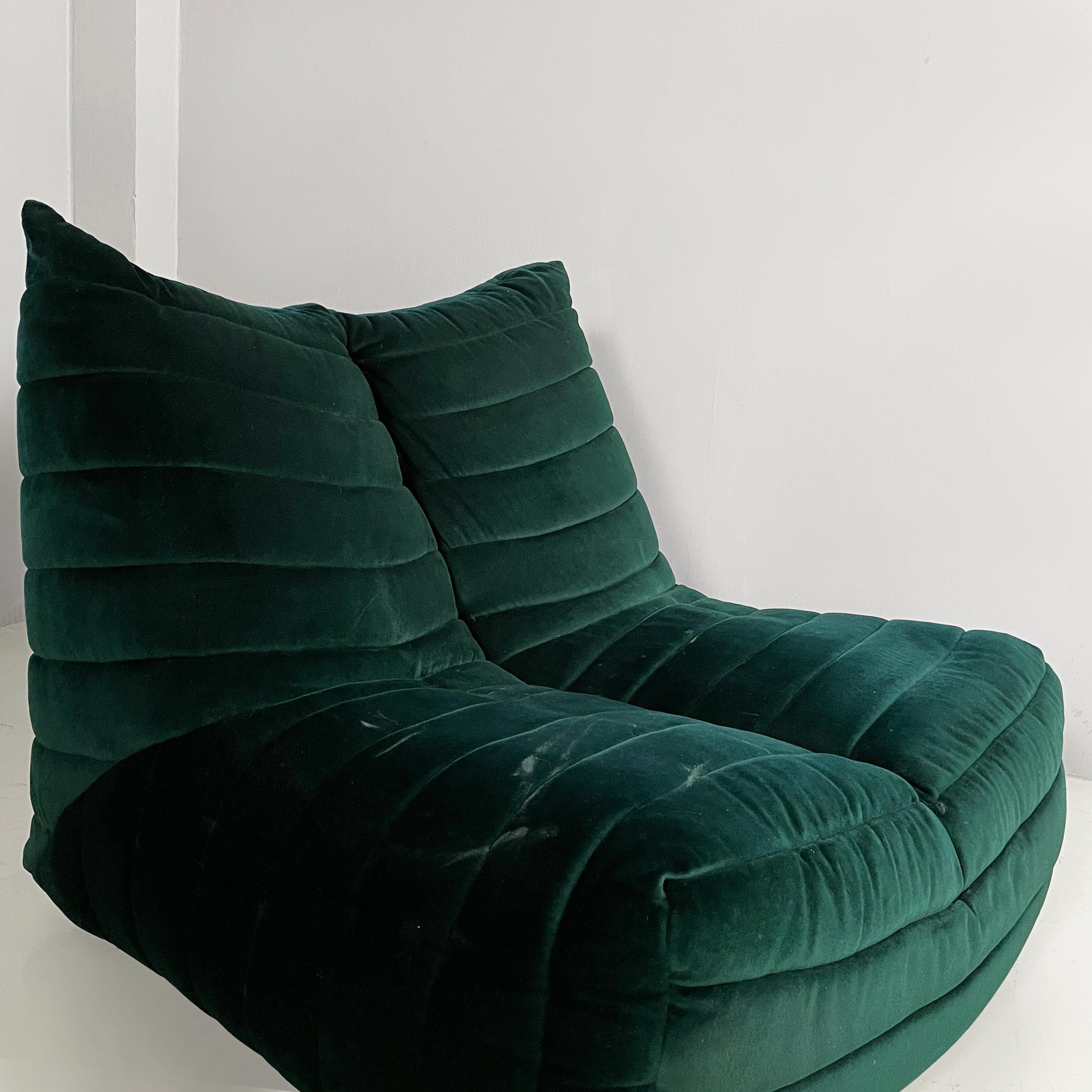 Sillones modernos italianos de terciopelo verde oscuro Zozo by Seven Salotti, Años 70 finales del siglo XX en venta
