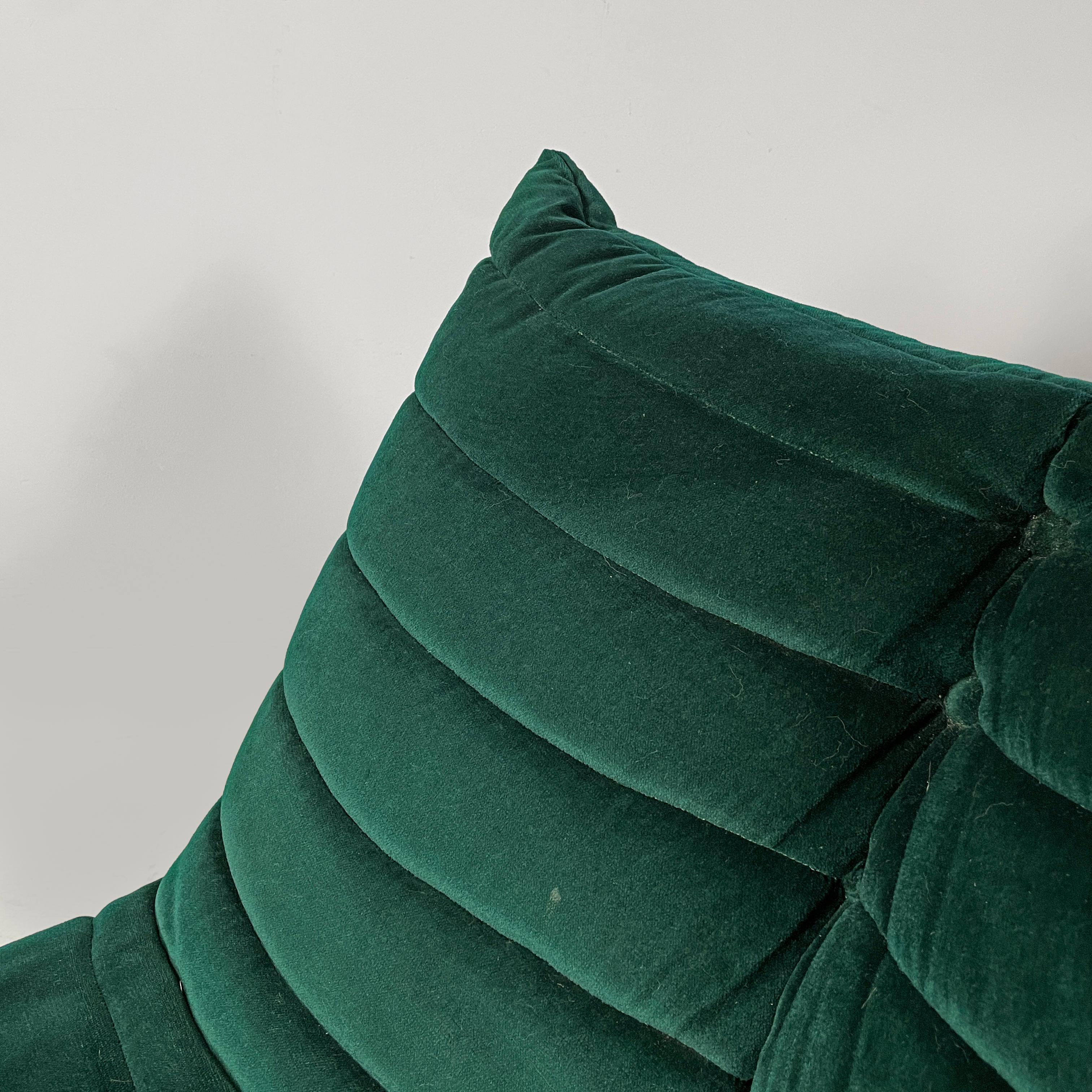 Sillones modernos italianos de terciopelo verde oscuro Zozo by Seven Salotti, Años 70 Terciopelo en venta
