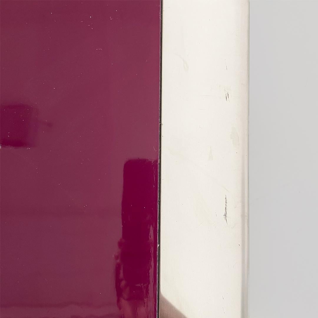 Mesa de centro moderna italiana de madera y metal lacada en morado oscuro, años 70 en venta 1