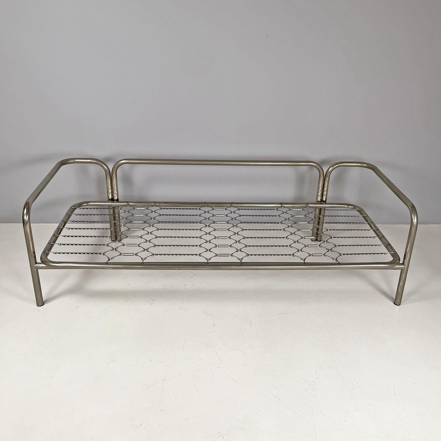 Modern Italian modern daybed sofa Locus Solus by Gae Aulenti for Poltronova, 1970s For Sale