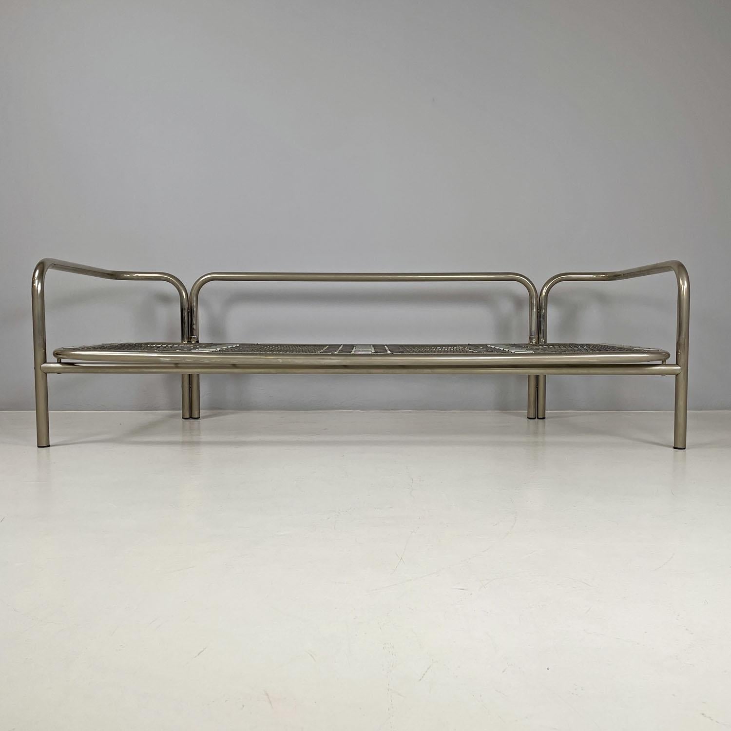 Italian modern daybed sofa Locus Solus by Gae Aulenti for Poltronova, 1970s In Good Condition For Sale In MIlano, IT