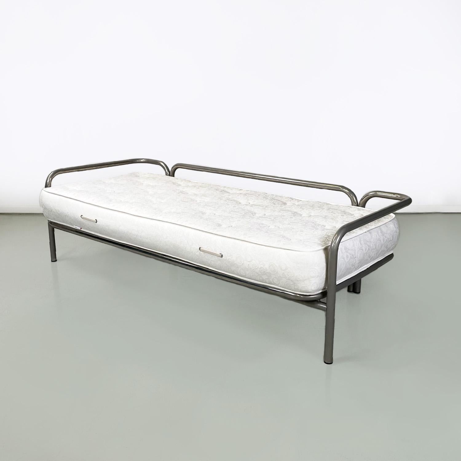 Late 20th Century Italian modern daybed sofa Locus Solus by Gae Aulenti for Poltronova, 1970s