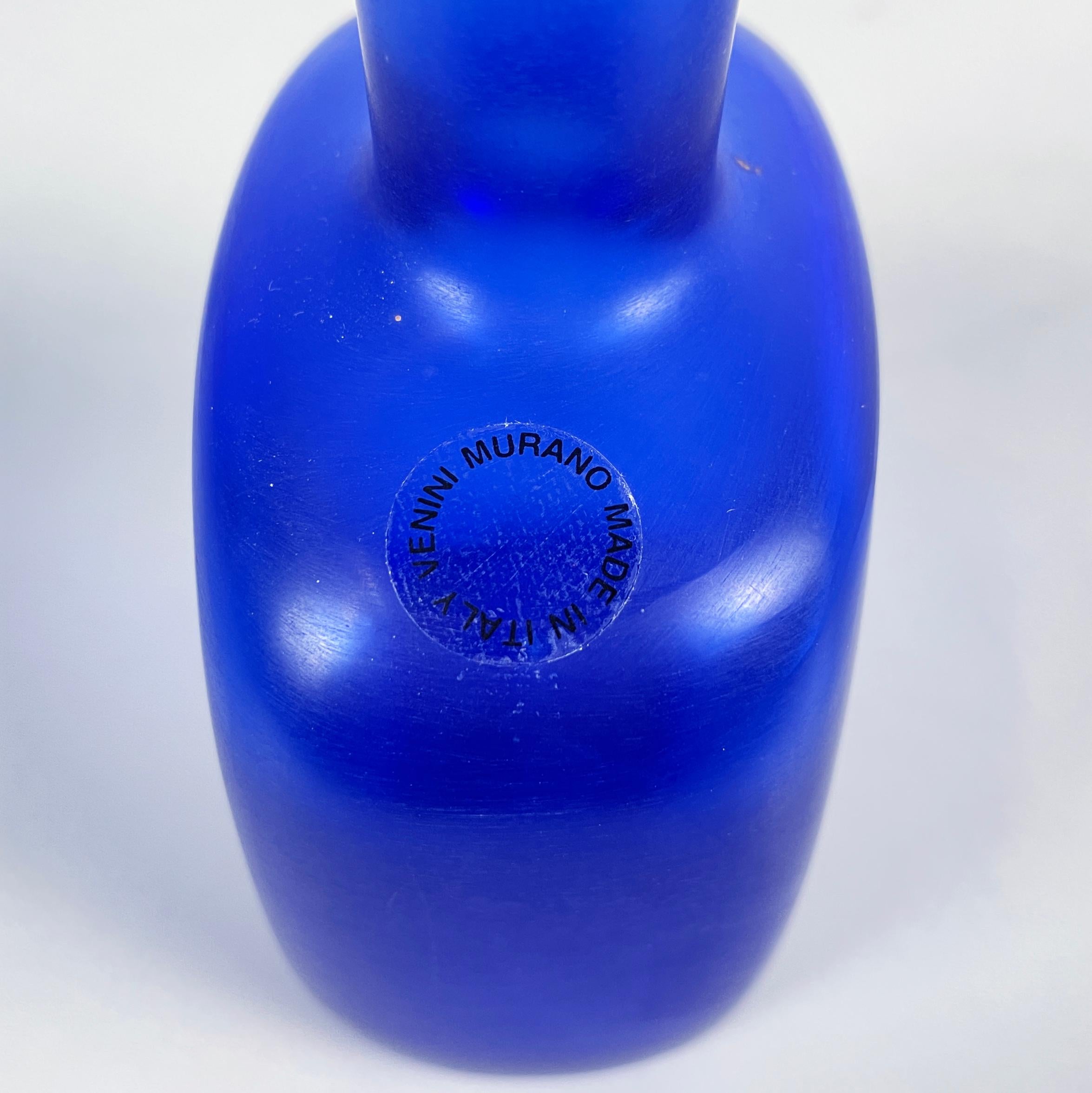 Italian modern Decorative bottle with cap in blue Murano glass by Venini, 1990s 6