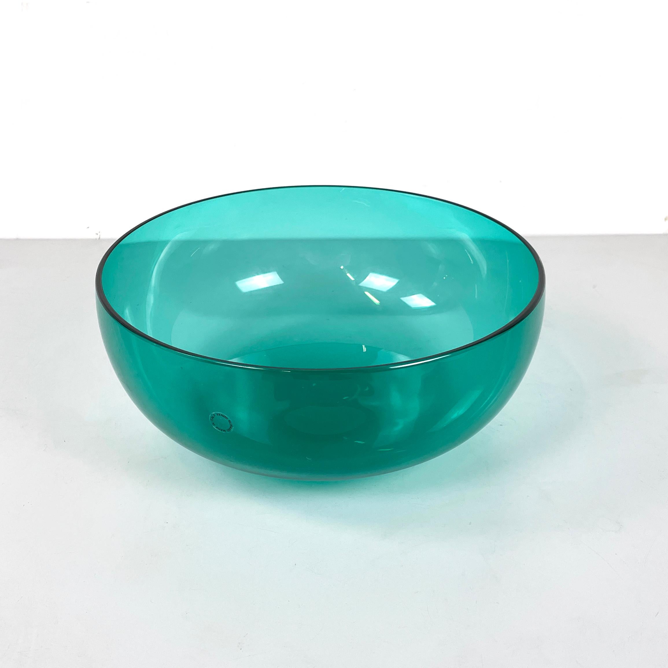 Italian modern Decorative bowl in green light blue Murano glass by Venini, 1990s
Decorative bowl with a round base in light blue aqua-green Murano glass. Perfect as a centerpiece or pocket emptier.
Produced by Venini in 1990. Label present.
Very