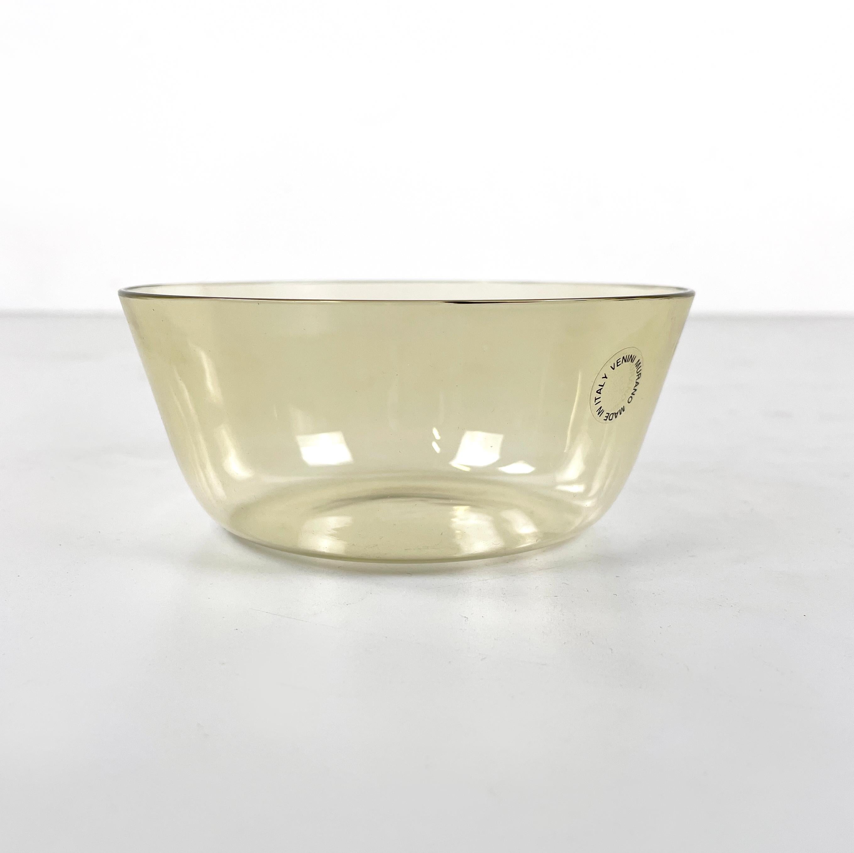 Italian modern Decorative bowl in transparent yellow Murano glass by Venini, 1990s
Decorative bowl with a round base in transparent yellow Murano glass. Perfect as a centerpiece or pocket emptier.
Produced by Venini in 1990. Label present.
Very good