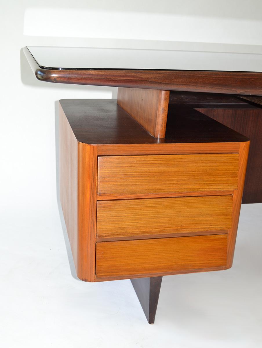 Mid-Century Modern Italian Modern Desk Attributed to Gio Ponti, 1950s