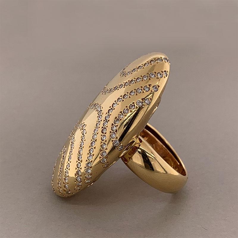 Italian Modern Diamond Gold Cocktail Ring In New Condition For Sale In Beverly Hills, CA