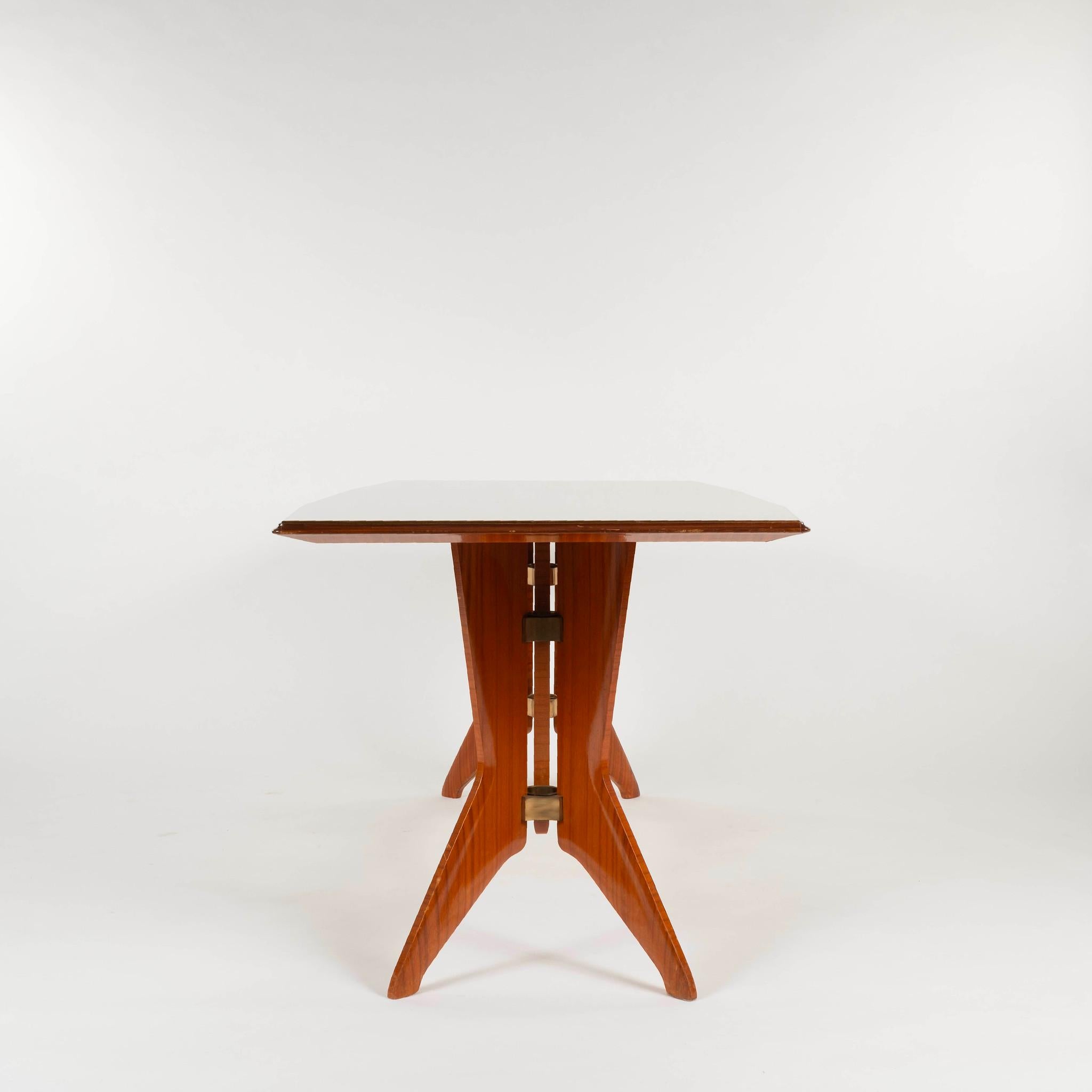 Italiano Tavolo da pranzo moderno italiano di Ariberto Colombo in vendita