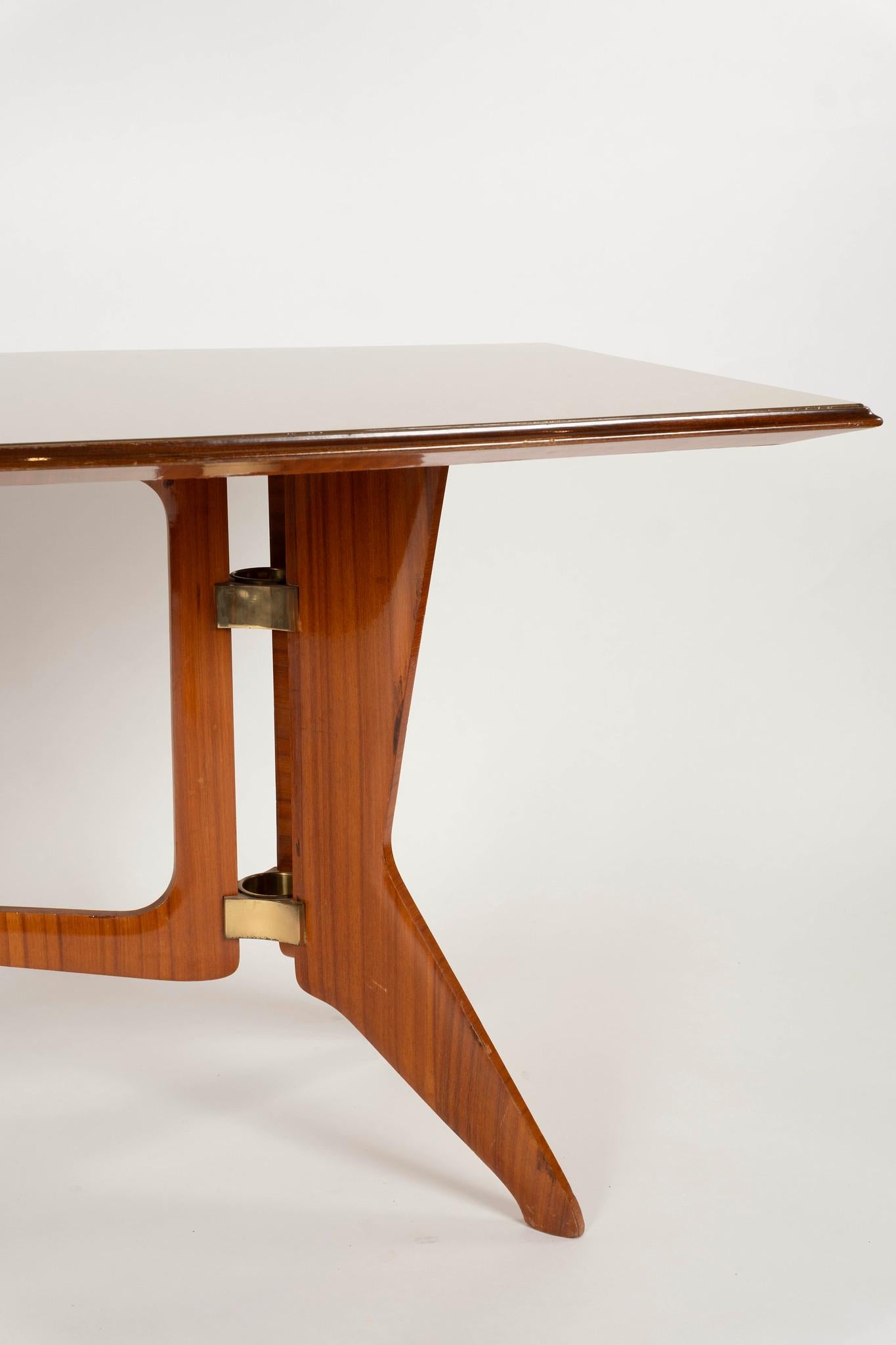 Ottone Tavolo da pranzo moderno italiano di Ariberto Colombo in vendita