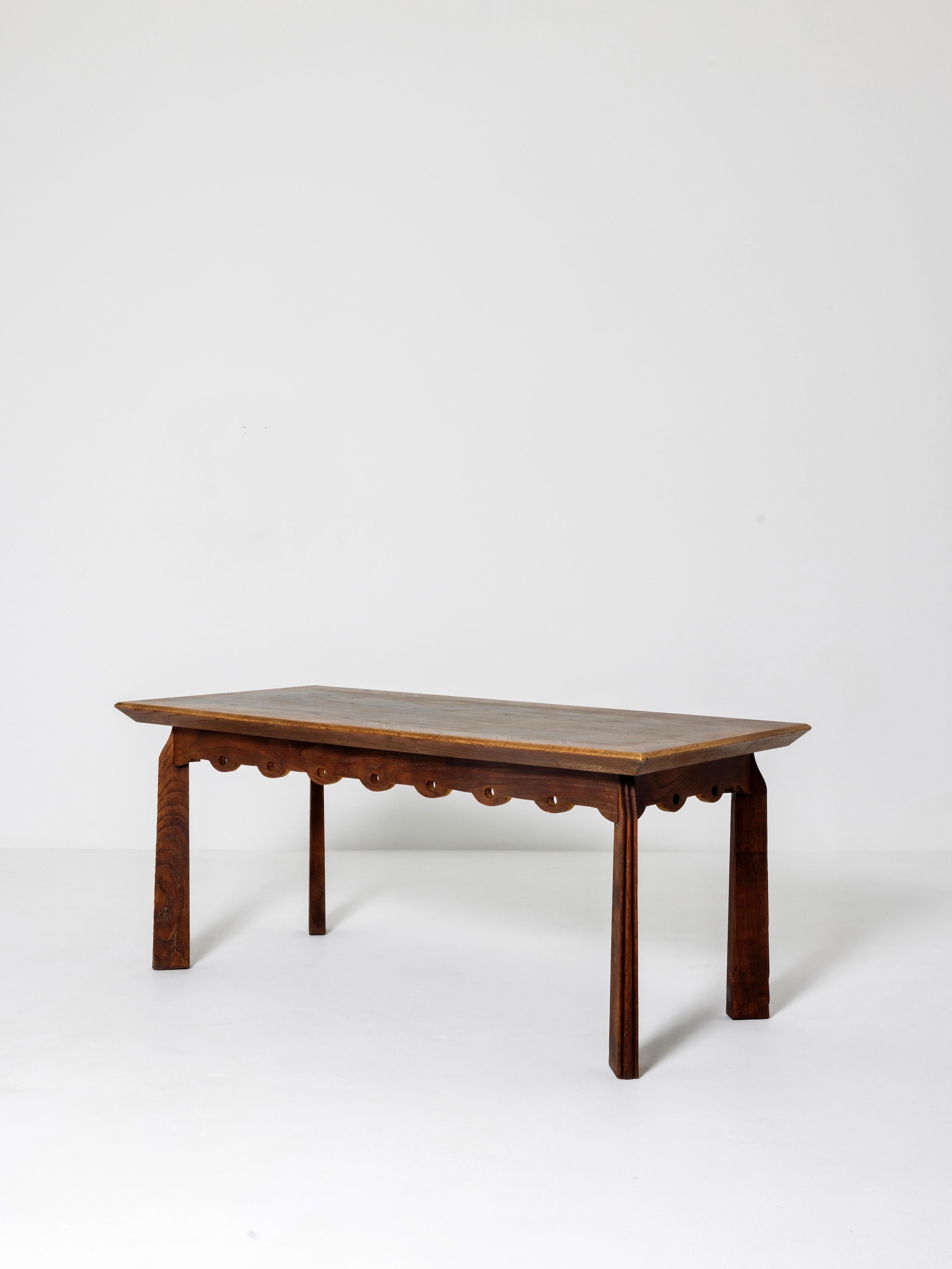Italian Design dining table by Paolo Buffa
Material : Oak wood
Dimensions : H 80 x 180 x 82 cm
Year : Circa 1940
A rare piece made in the early 1940's by Paolo Buffa (Italy) referred as a modern design work. This piece of furniture recalls in