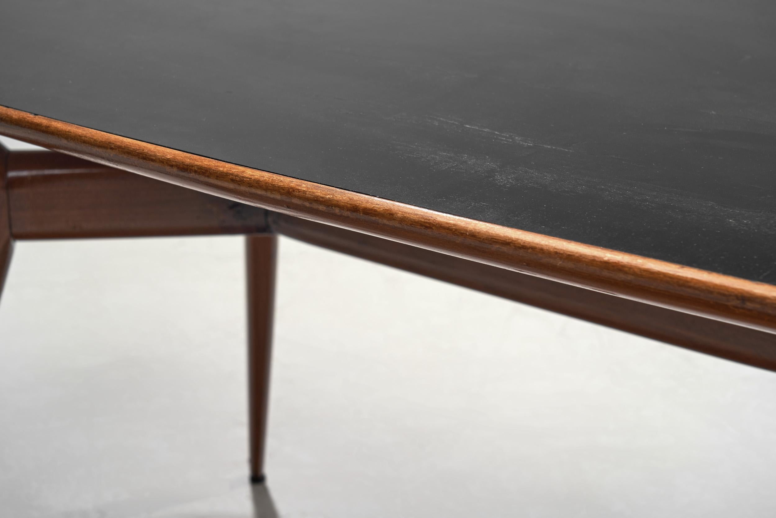 Tavolo da pranzo moderno italiano con piano in vetro, Italia anni '50 in vendita 2