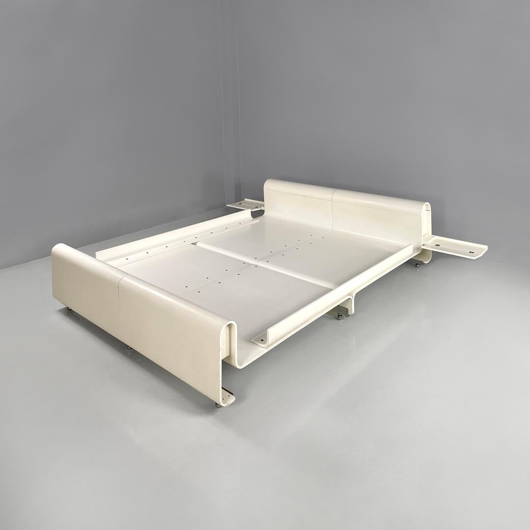 Wood Italian modern double bed Aiace in white wood by Benatti, 1970s For Sale