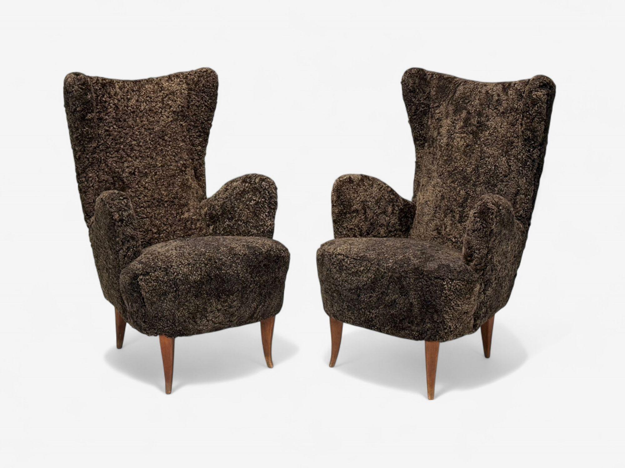 Paolo Buffa Stil, italienische Moderne, Espresso Schafsleder, Nussbaum, organische Lounge Stühle, Italien, 1950er

Zwei organische, moderne Ohrensessel, die große Ähnlichkeiten mit Werken von Paolo Buffa aufweisen, entworfen und hergestellt in