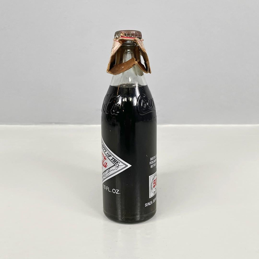 Moderno Bottiglie italiane moderne per il cinquantesimo anniversario della Coca-Cola, 1977