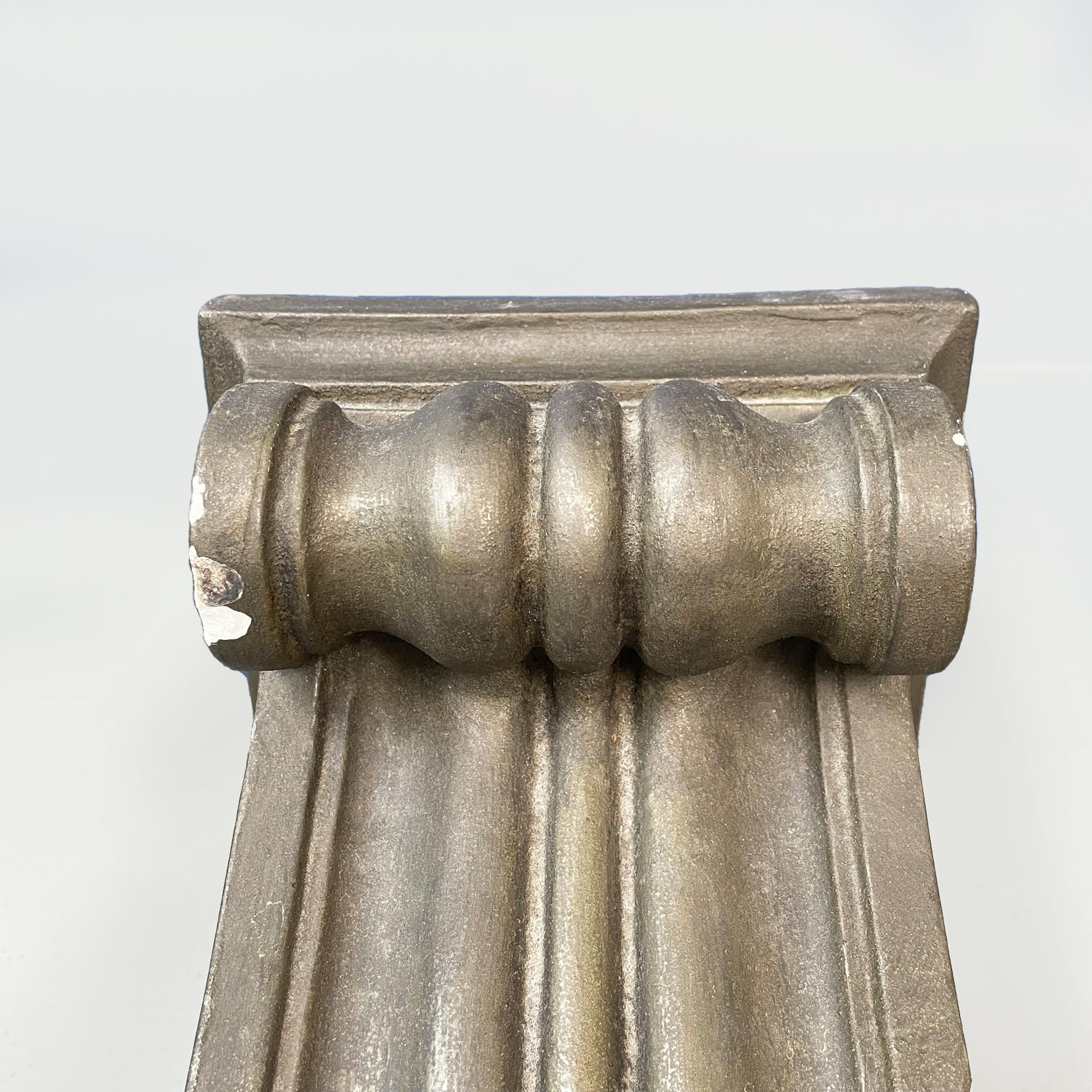 Italian Modern Finely Worked Capital in Grey Plaster, 1990s For Sale 5