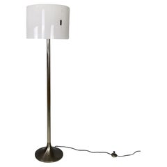 Lampadaire moderne italien en métal bruni et plexiglas blanc, années 1970.