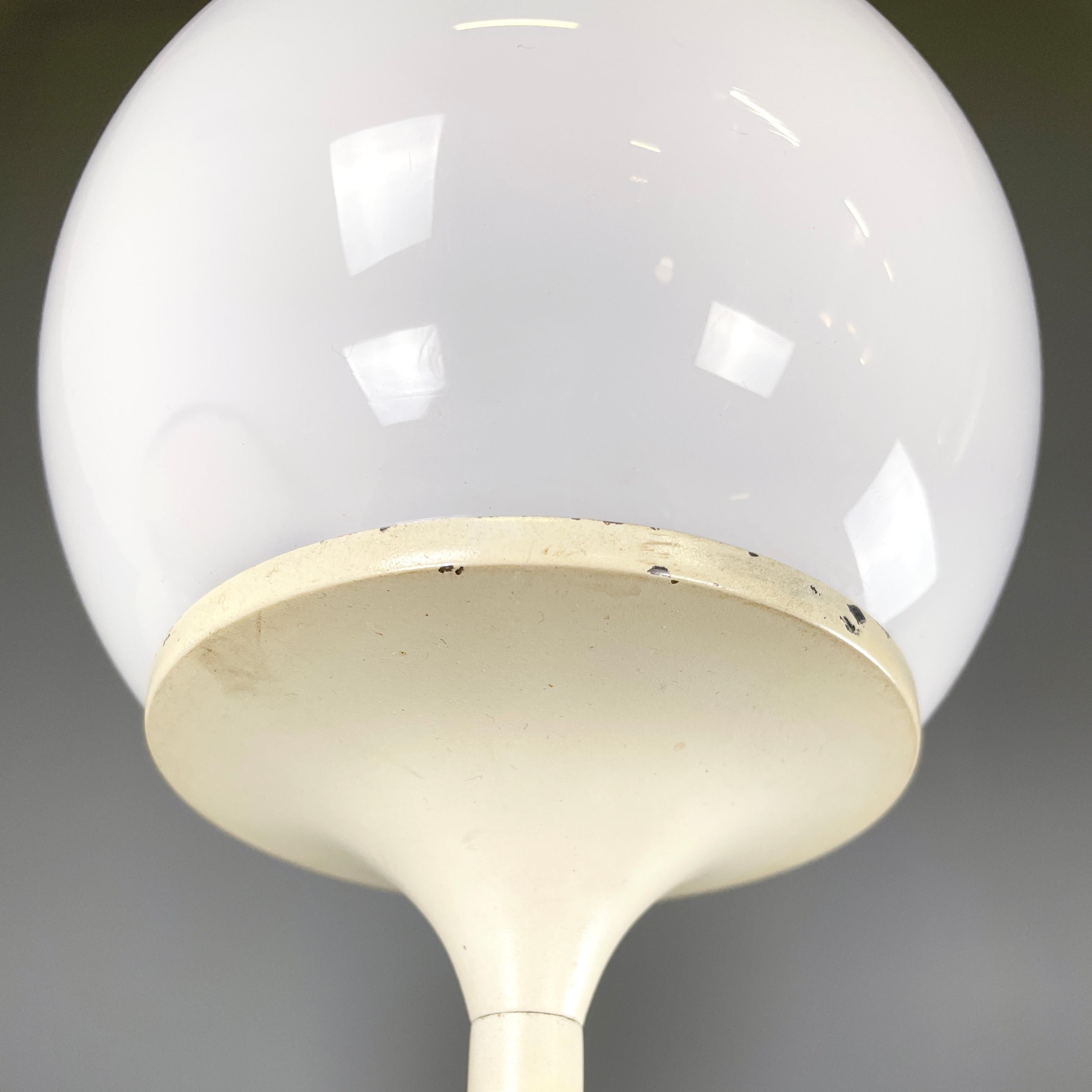 Italian modern floor lamp in opaline glass and white metal, 1980s For Sale 4