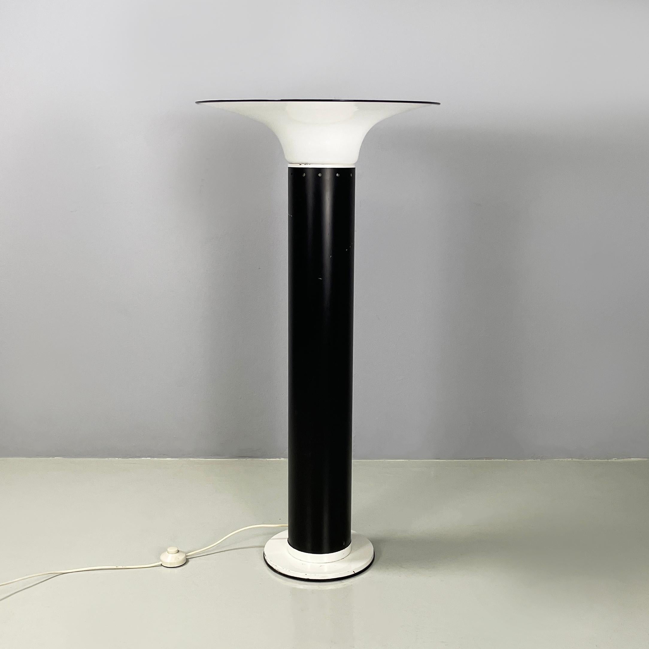 Modern Italian modern Floor lamp in opaline glass metal plastic by Gino Vistosi, 1970s For Sale