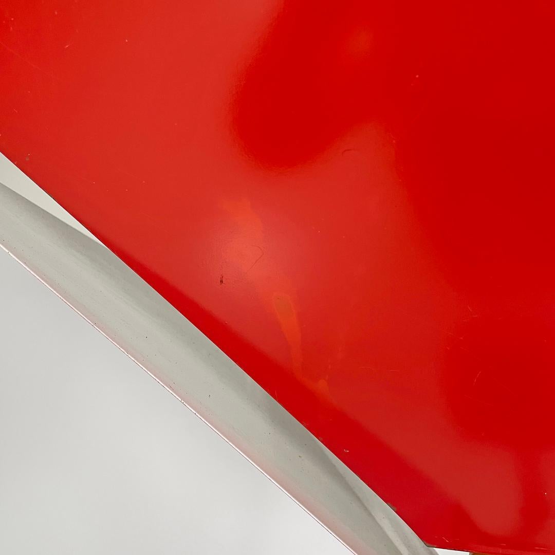 Italian modern floor lamp Kasuko in red metal by De Pas D’Urbino Lomazzi, 1970s For Sale 5