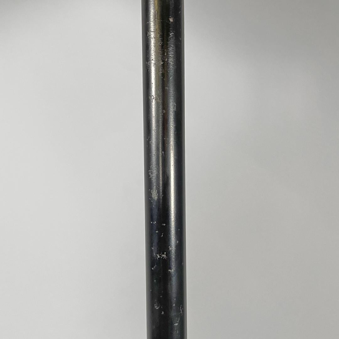 Italian modern floor lamp Kasuko in red metal by De Pas D’Urbino Lomazzi, 1970s For Sale 9