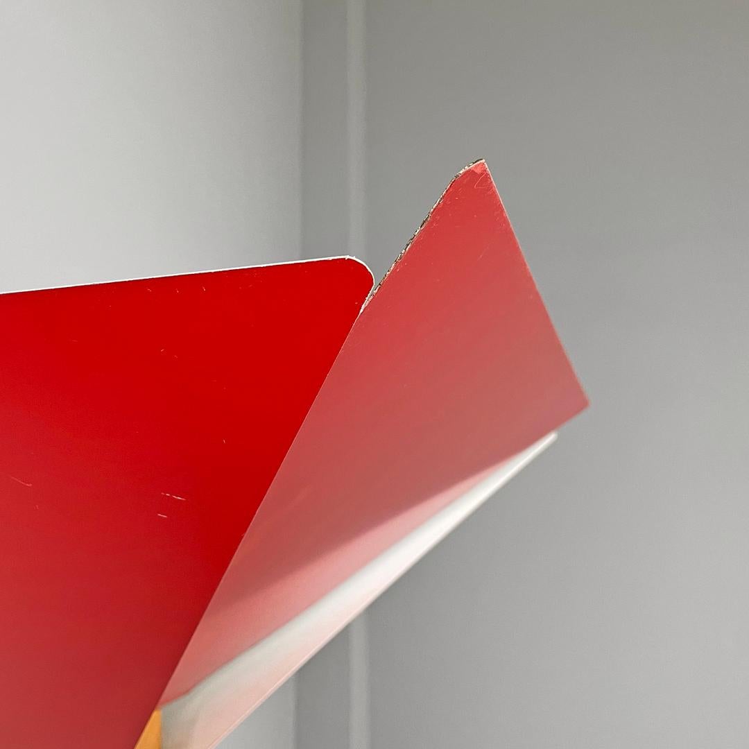 Italian modern floor lamp Kasuko in red metal by De Pas D’Urbino Lomazzi, 1970s For Sale 3