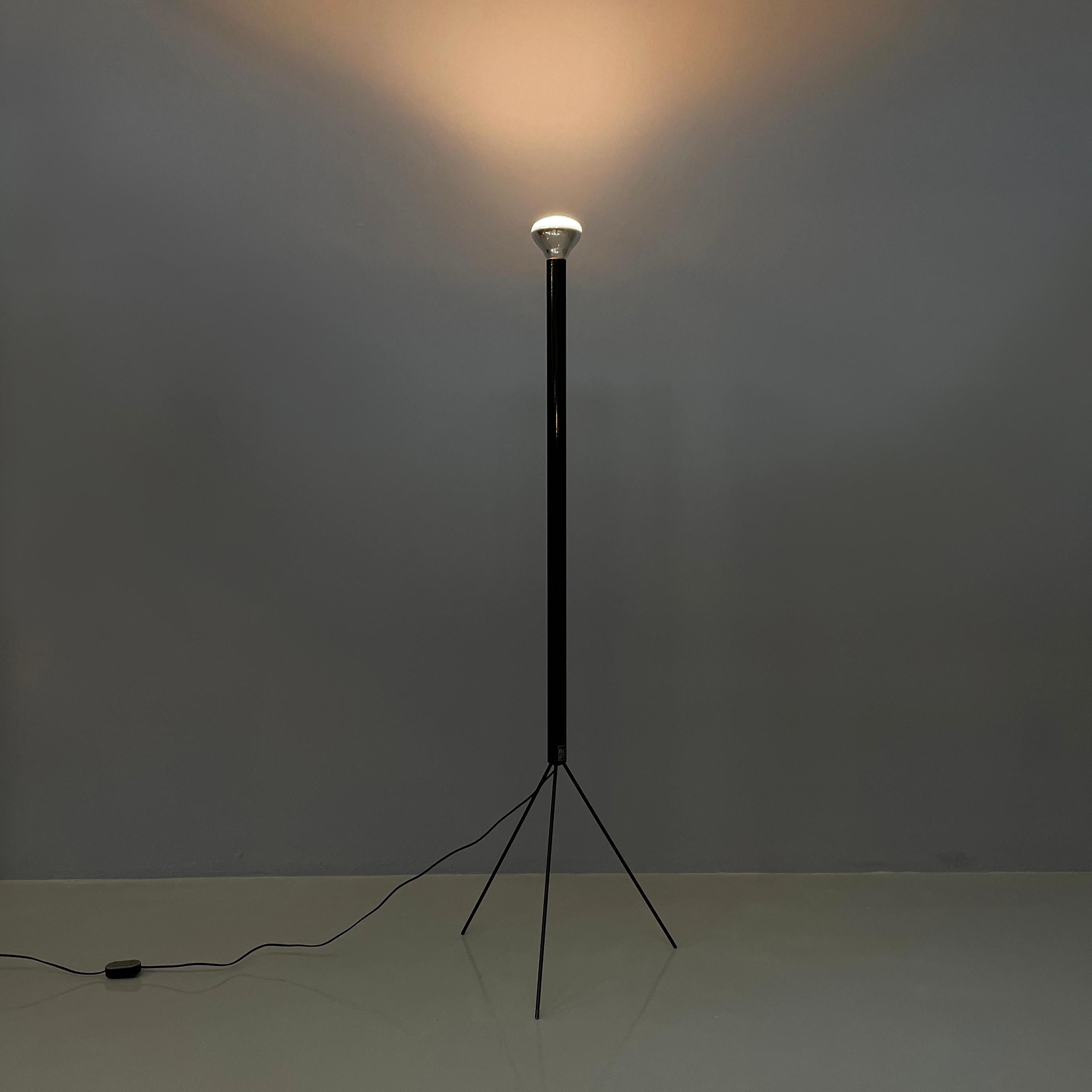 Italian modern floor lamp Luminator by Achille and Pier Giacomo Castiglioni, 1980s
Floor lamp mod. Luminator with cylindrical structure in black liquid painted metal. In the upper part there is the diffuser, the glass bulb, which points toward the