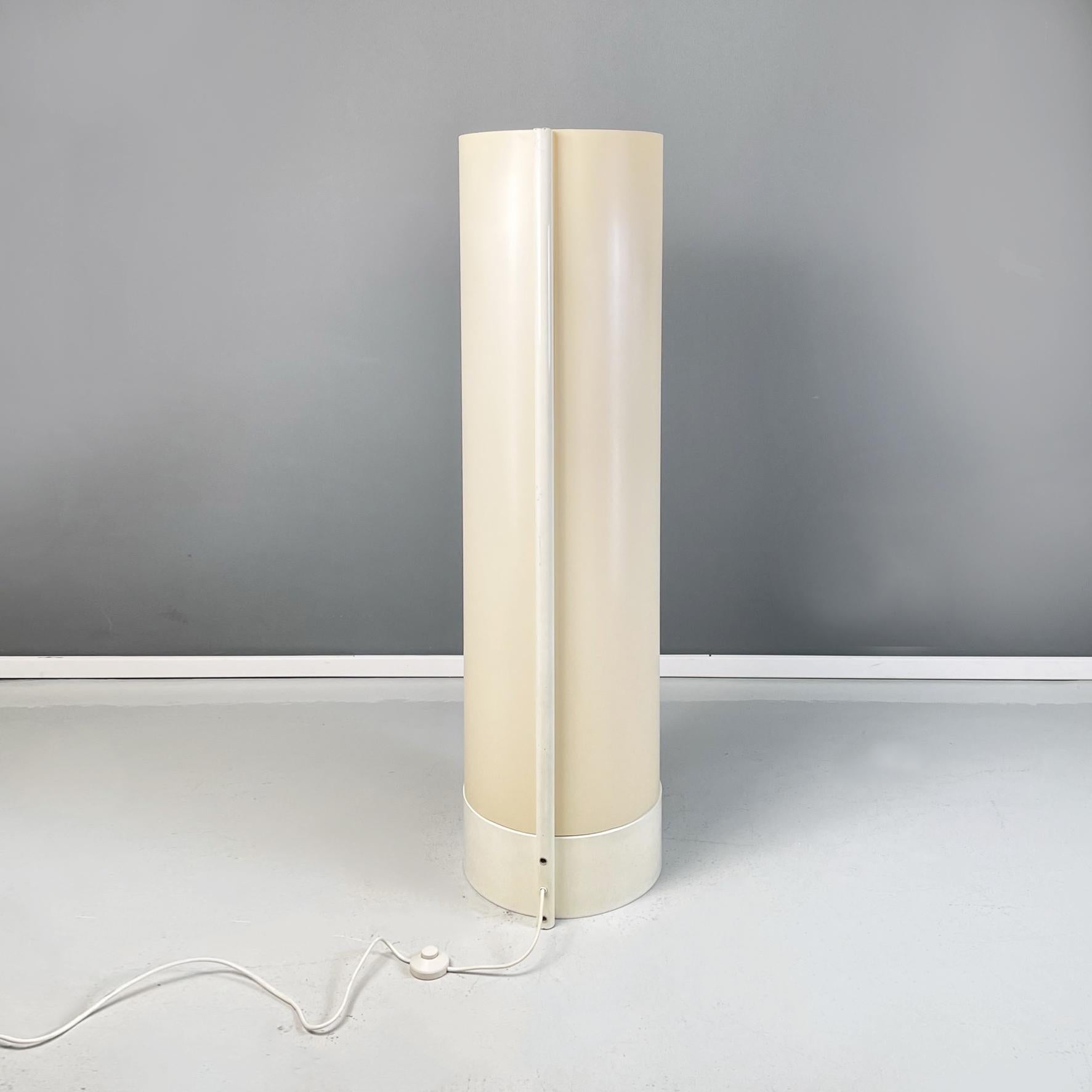 Late 20th Century Italian Modern Floor Lamp Mod. Flu by Giuliana Gramigna for Quattrifolio, 1970s For Sale