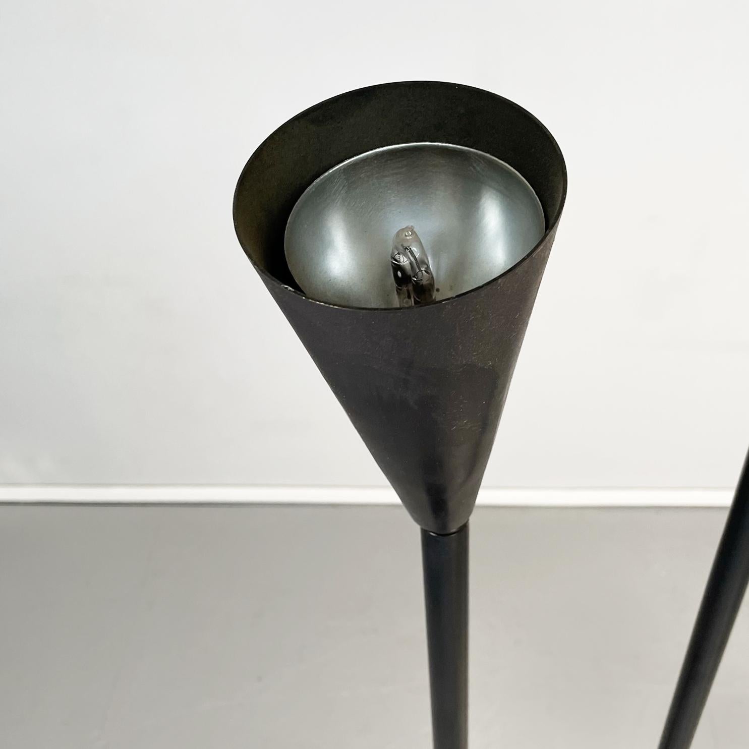 Fin du 20e siècle Lampadaire moderne italien Whit à deux lumières réglable en métal noir, années 1990 en vente