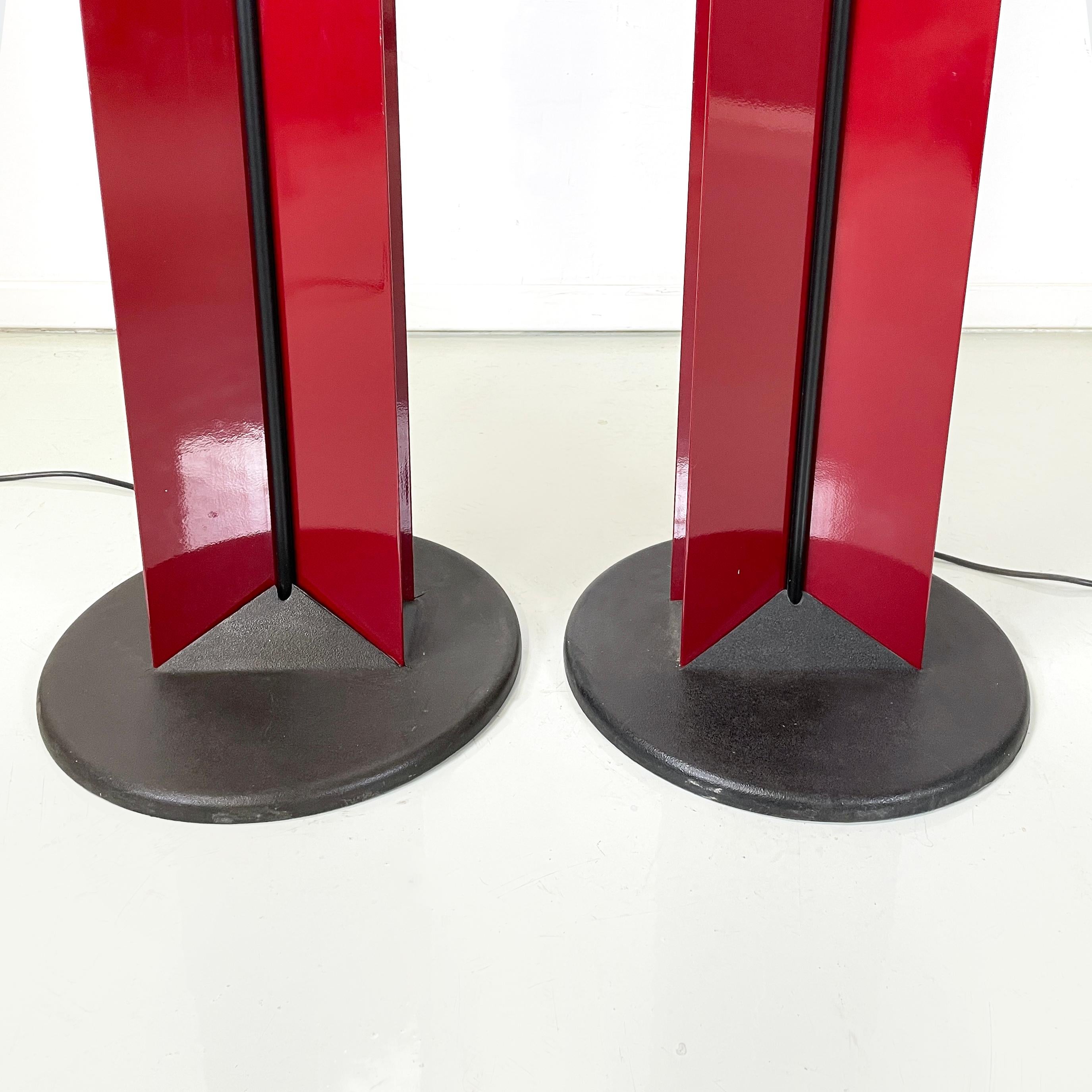 Italian modern Floor lamps in red metal and black plastic by Relco, 1990s For Sale 8