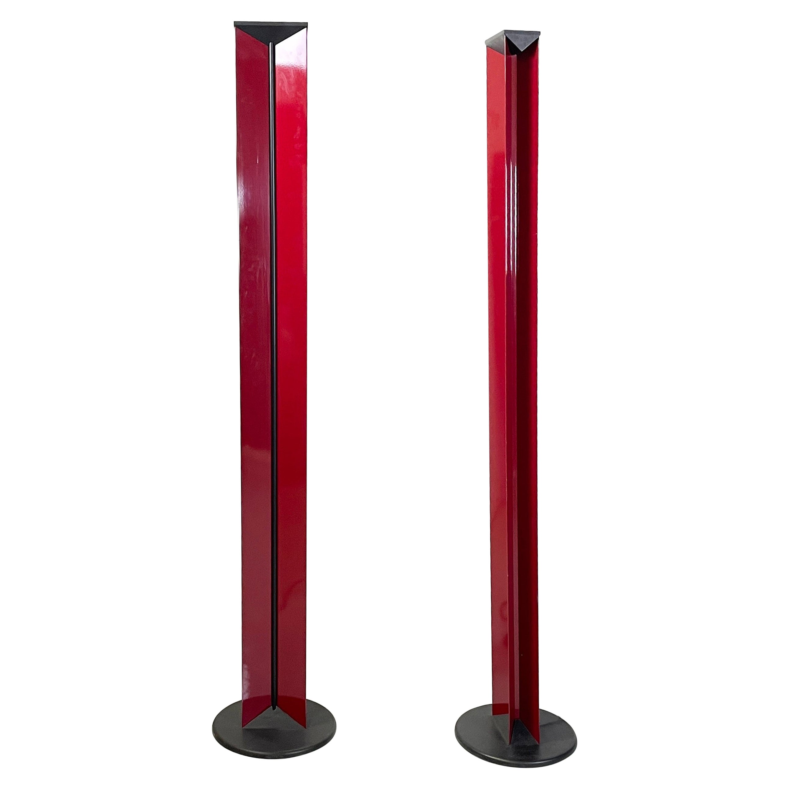Lampade da terra moderne italiane in metallo rosso e plastica nera di Relco, anni '90 in vendita