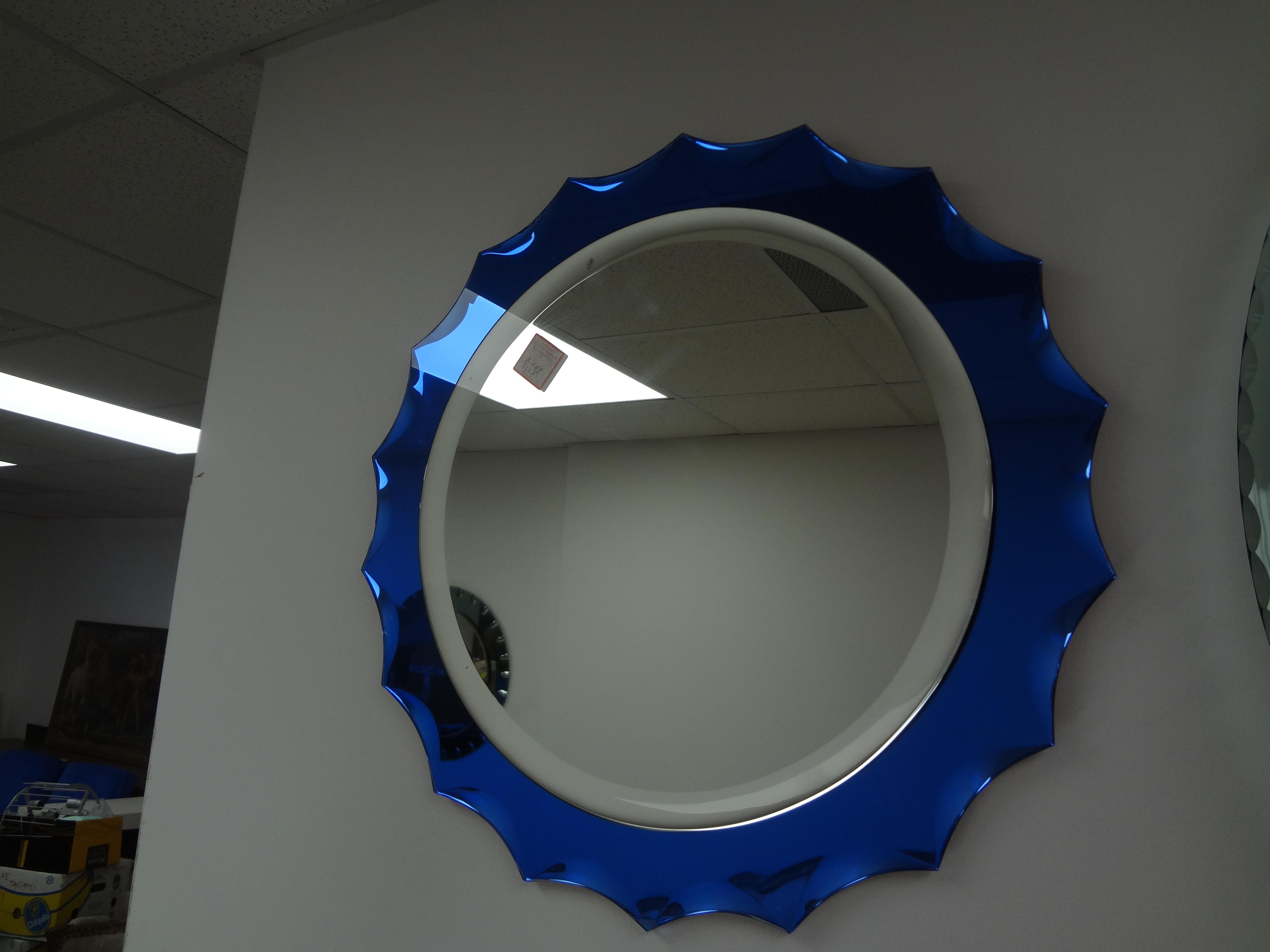 Miroir biseauté bleu d'inspiration Fontana Arte, Italie Bon état - En vente à Houston, TX