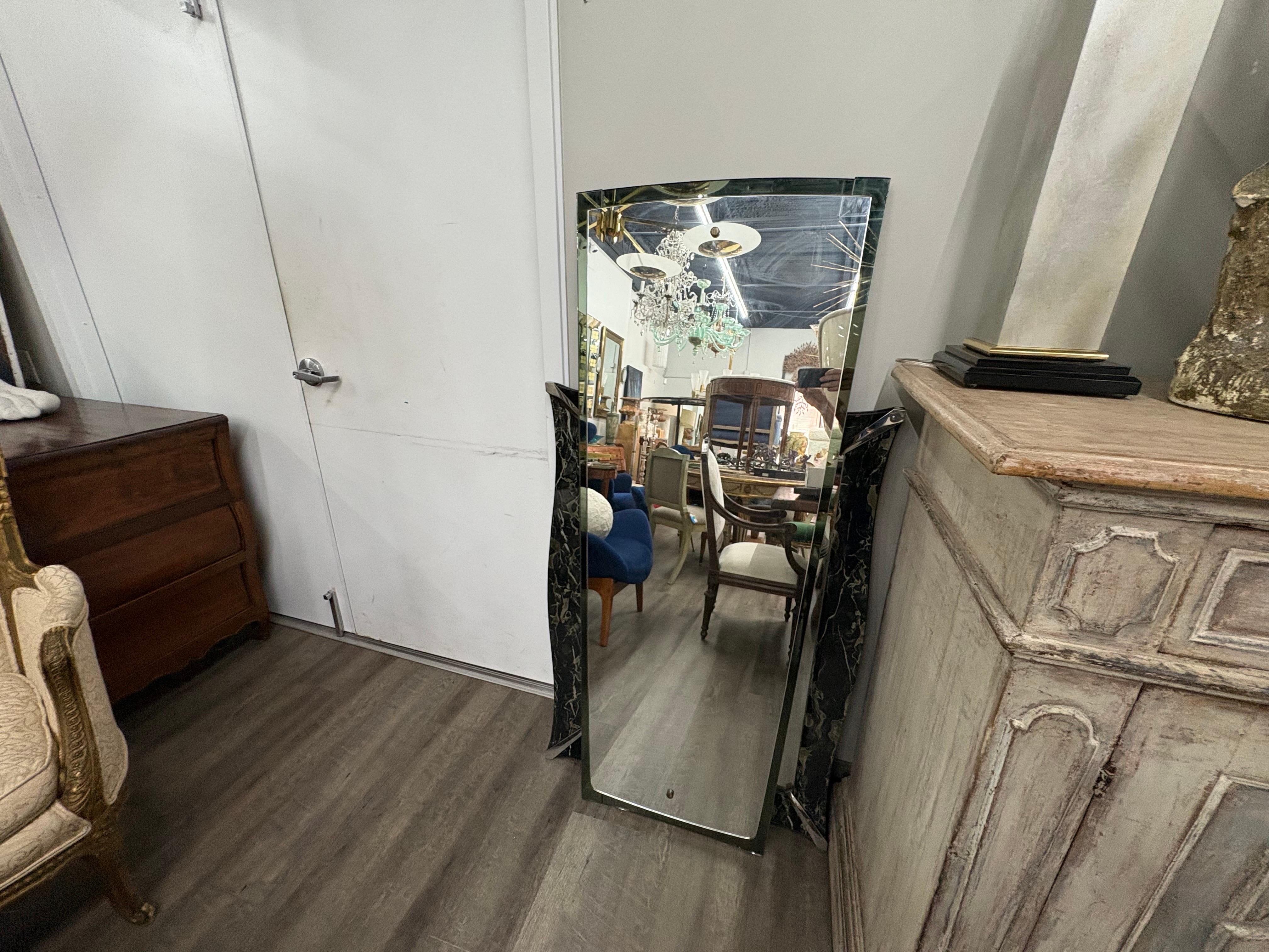 Miroir moderne italien inspiré de Fontana Arte en vente 3