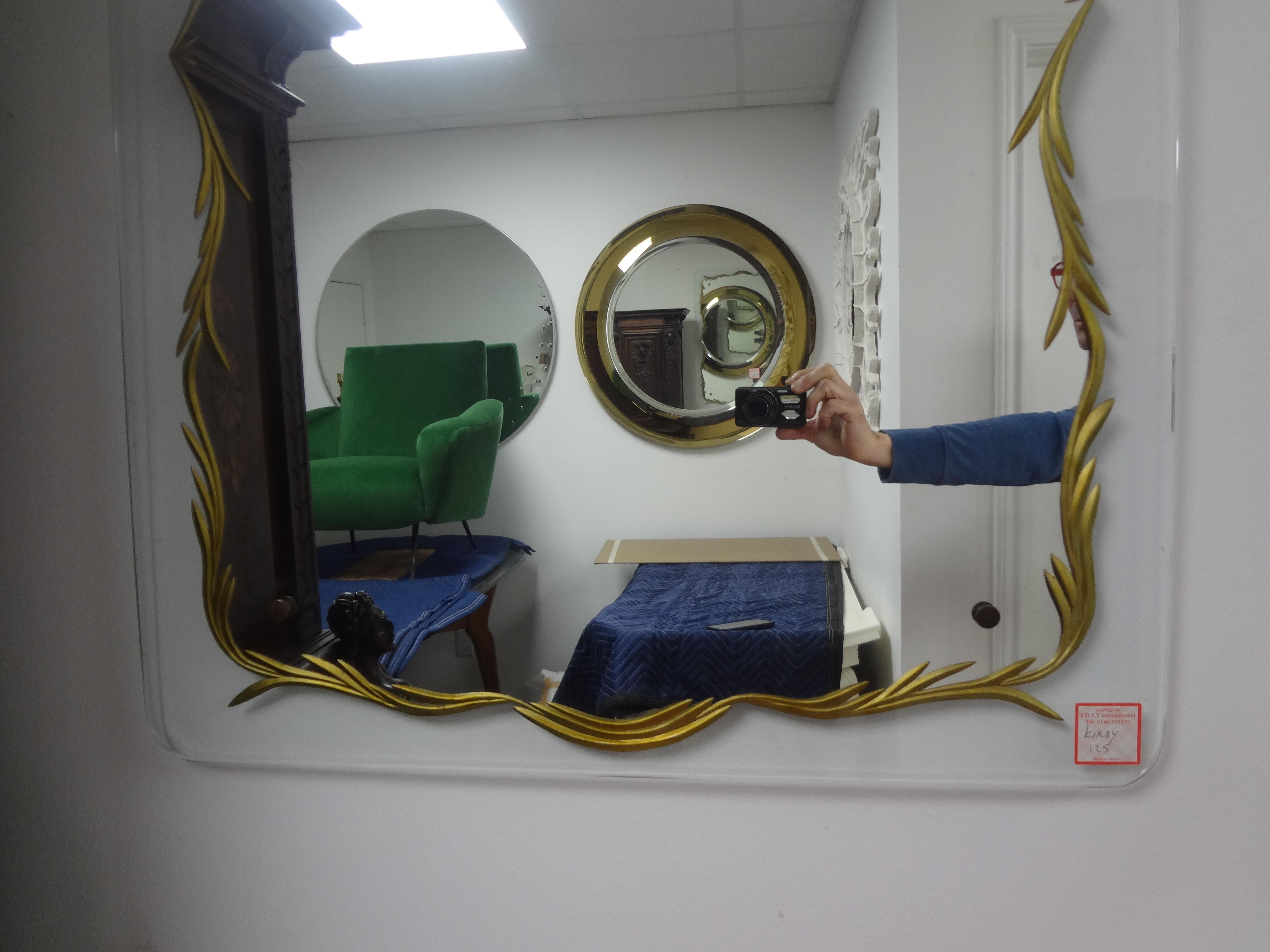 Italienischer moderner Spiegel im Fontana-Arte-Stil (Hollywood Regency) im Angebot