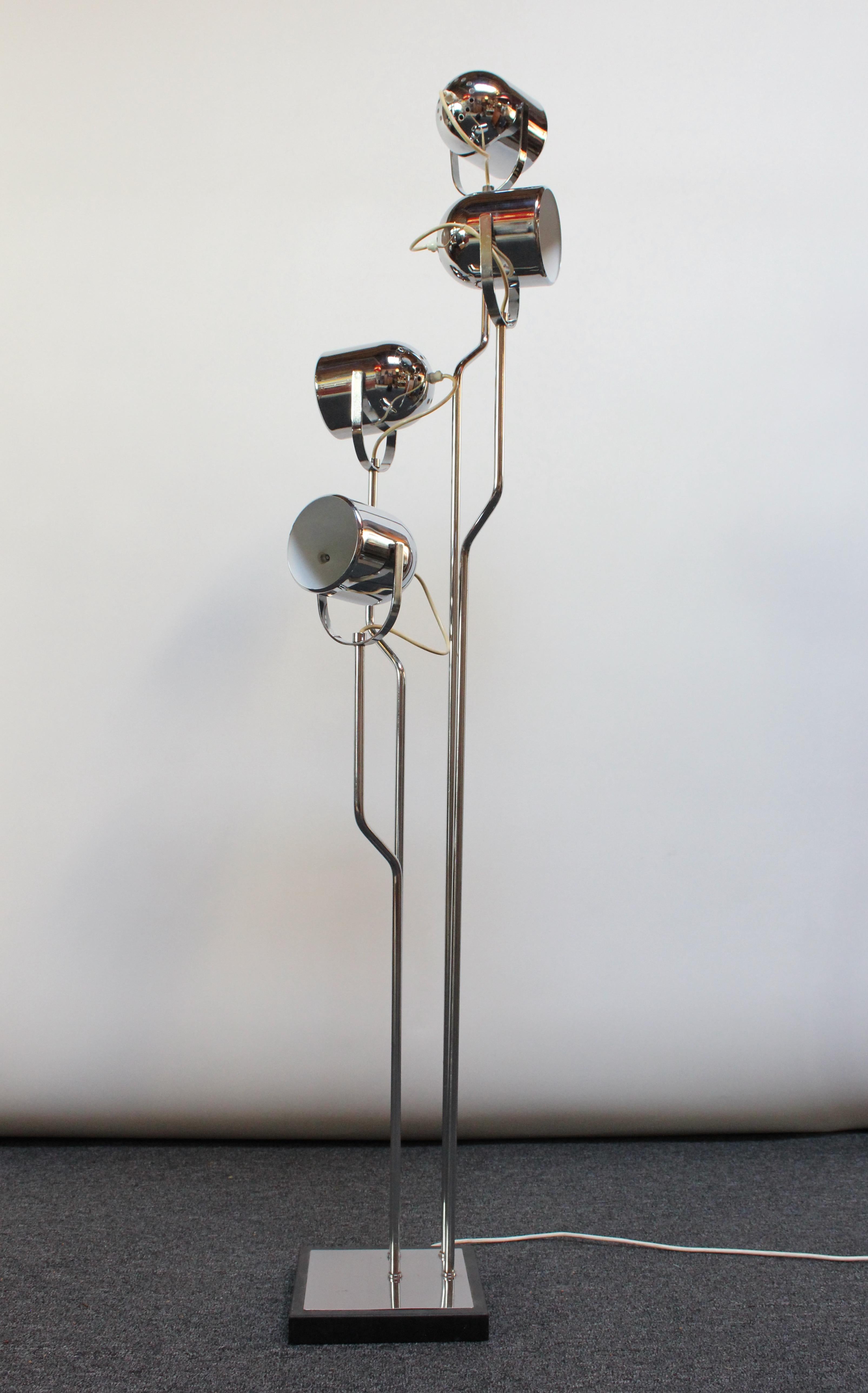 Italian Modern Four-Fixture Chrome Floor Lamp by Reggiani In Good Condition In Brooklyn, NY