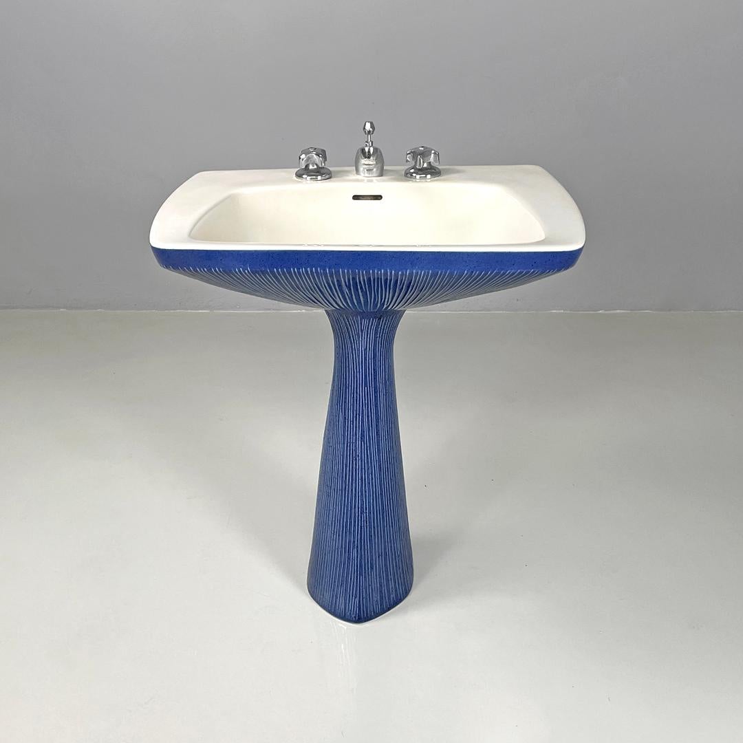 Italienischer moderner blauer Gardena-Keramikgefäß aus Keramik von Antonia Campi Richard Ginori, 1970er Jahre (Ende des 20. Jahrhunderts) im Angebot