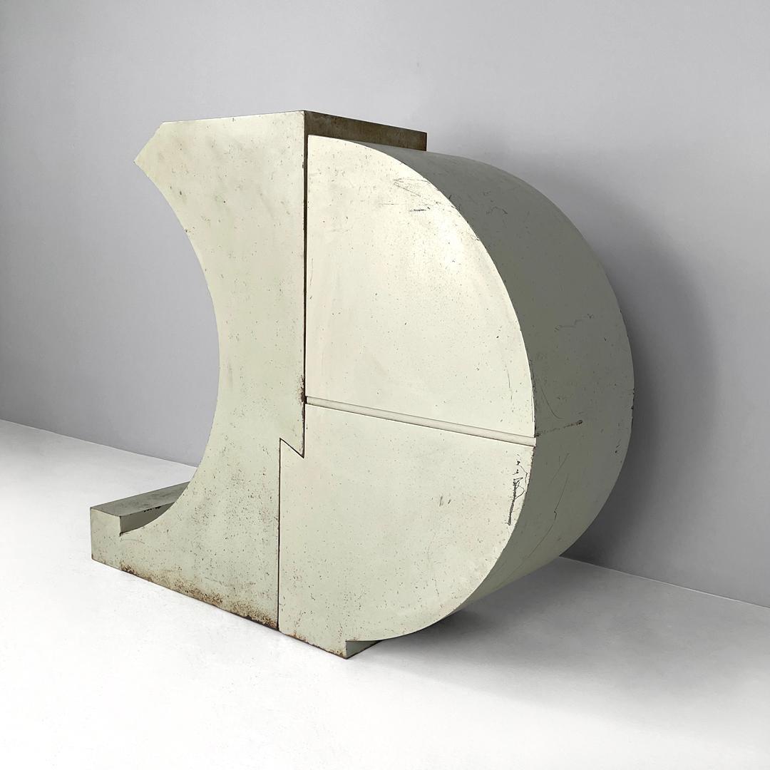 Italian modern geometric metal sculpture by Edmondo Cirillo, 1970s In Good Condition For Sale In MIlano, IT