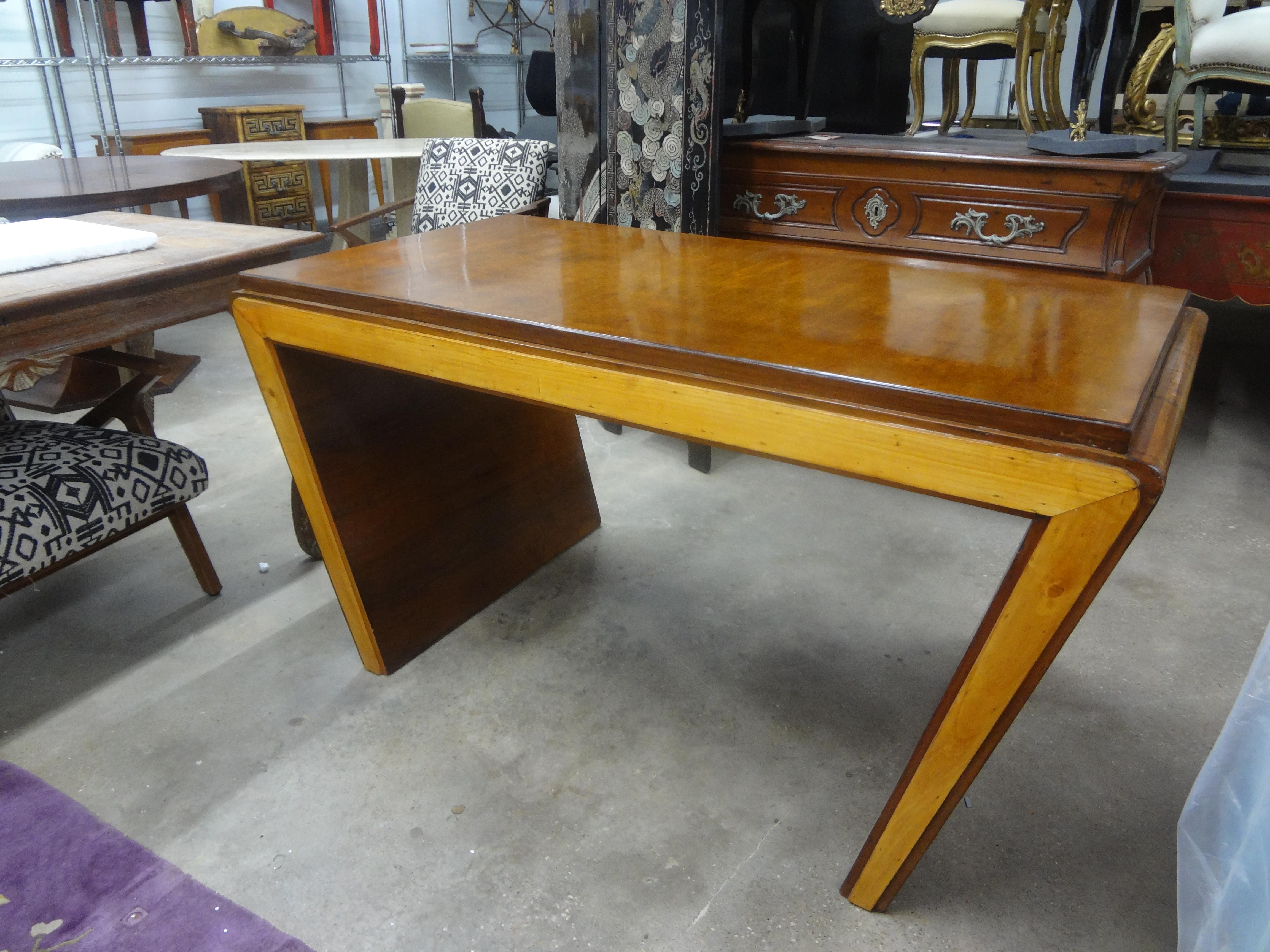 Italian Modern Center Table By Guglielmo Ulrich In Good Condition For Sale In Houston, TX