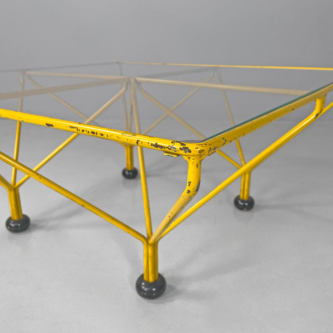 Italian modern geometric yellow painted metal rod coffee table, 1980s For Sale 8