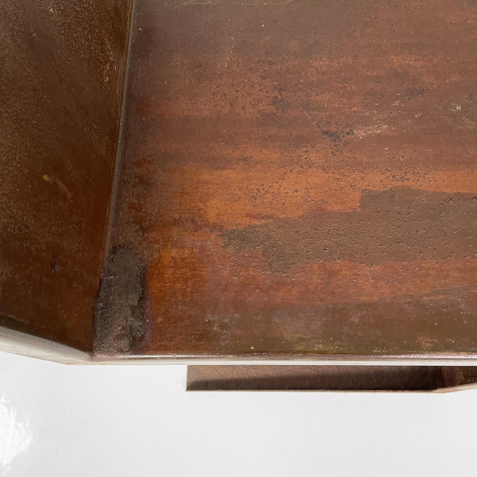 Silla geométrica moderna italiana de hierro, años 80 en venta 4