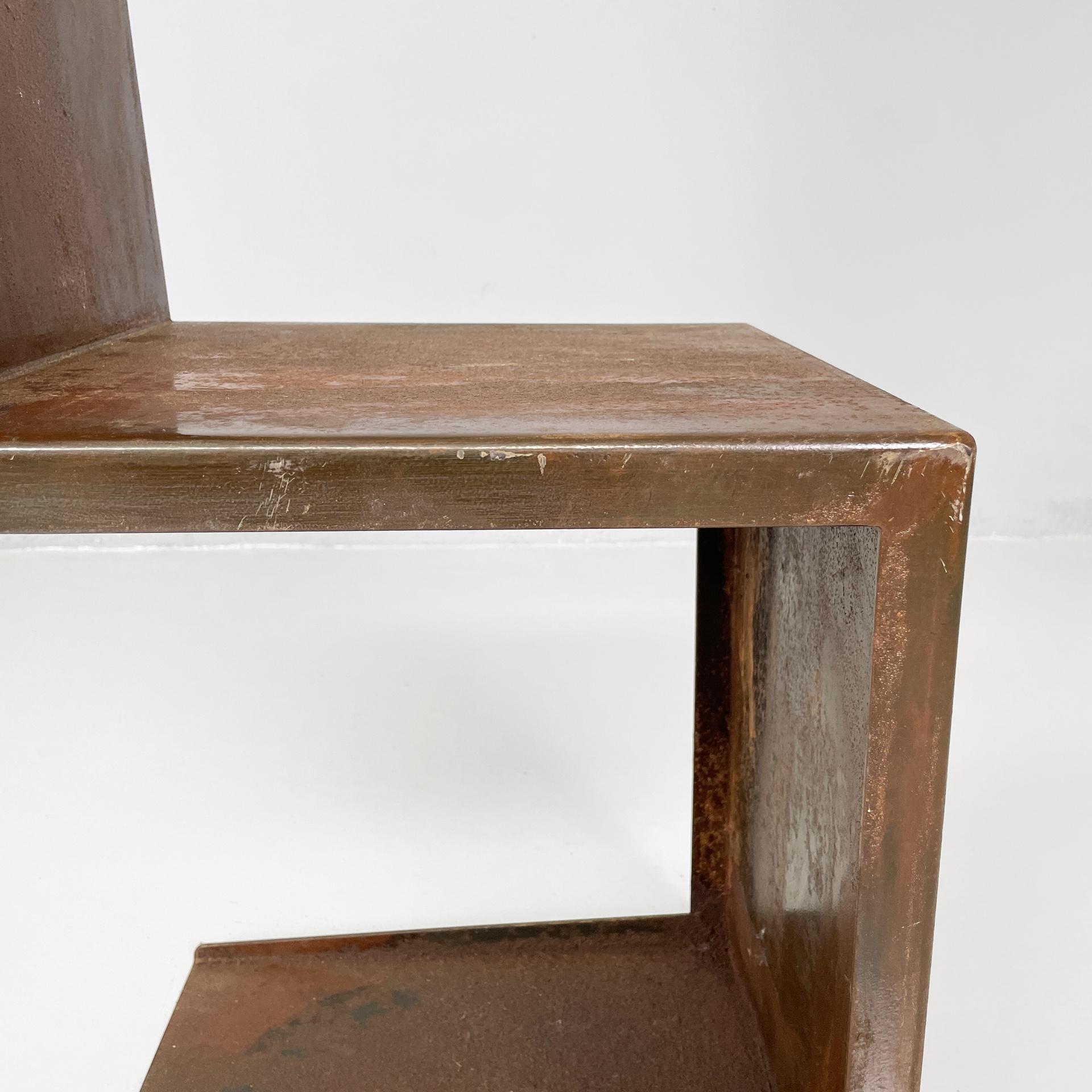 Silla geométrica moderna italiana de hierro, años 80 en venta 7