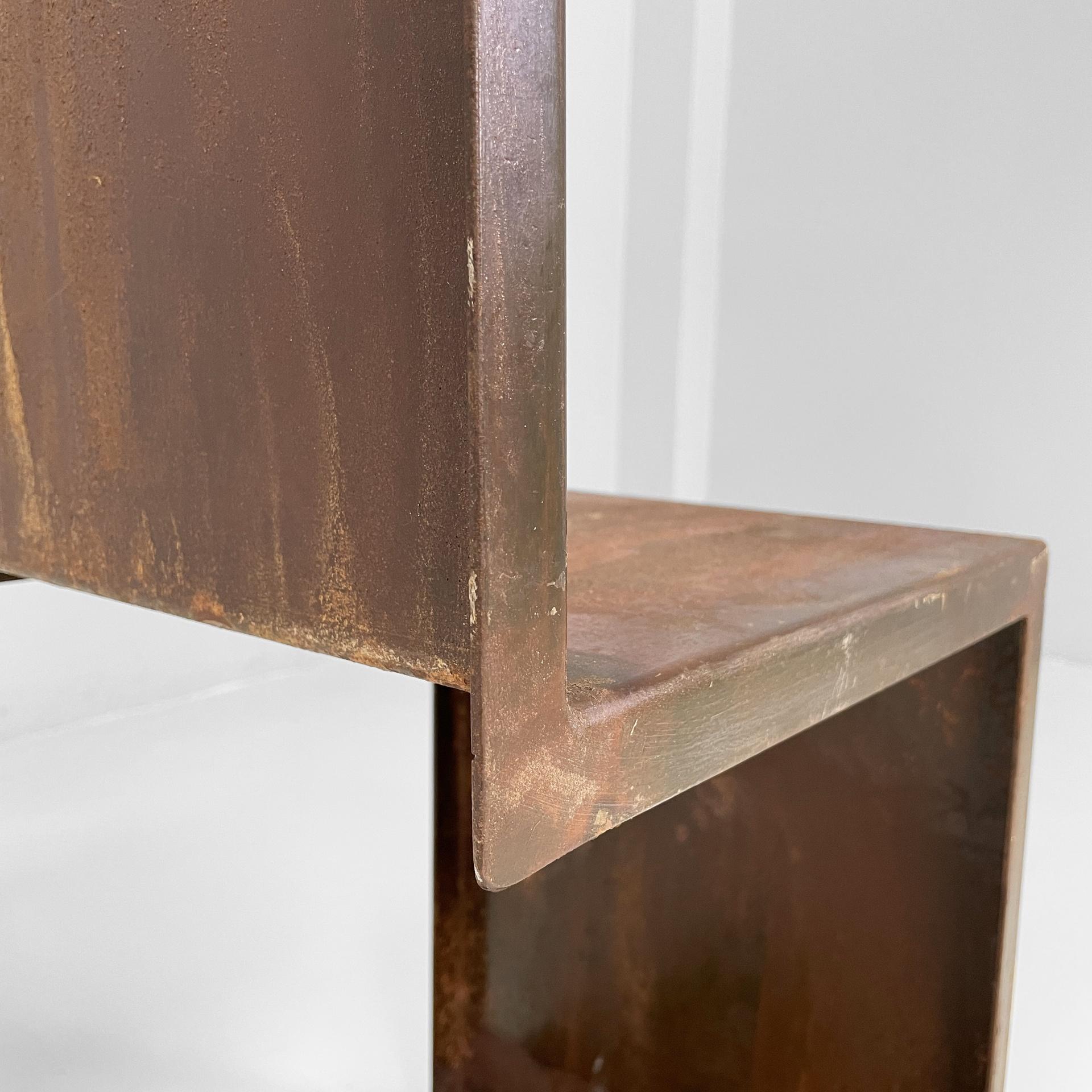 Silla geométrica moderna italiana de hierro, años 80 en venta 9