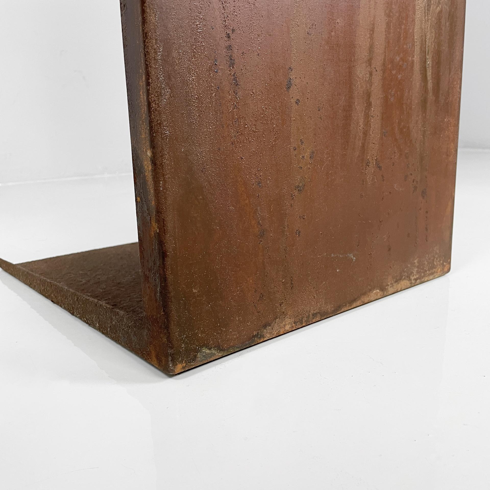 Silla geométrica moderna italiana de hierro, años 80 en venta 10
