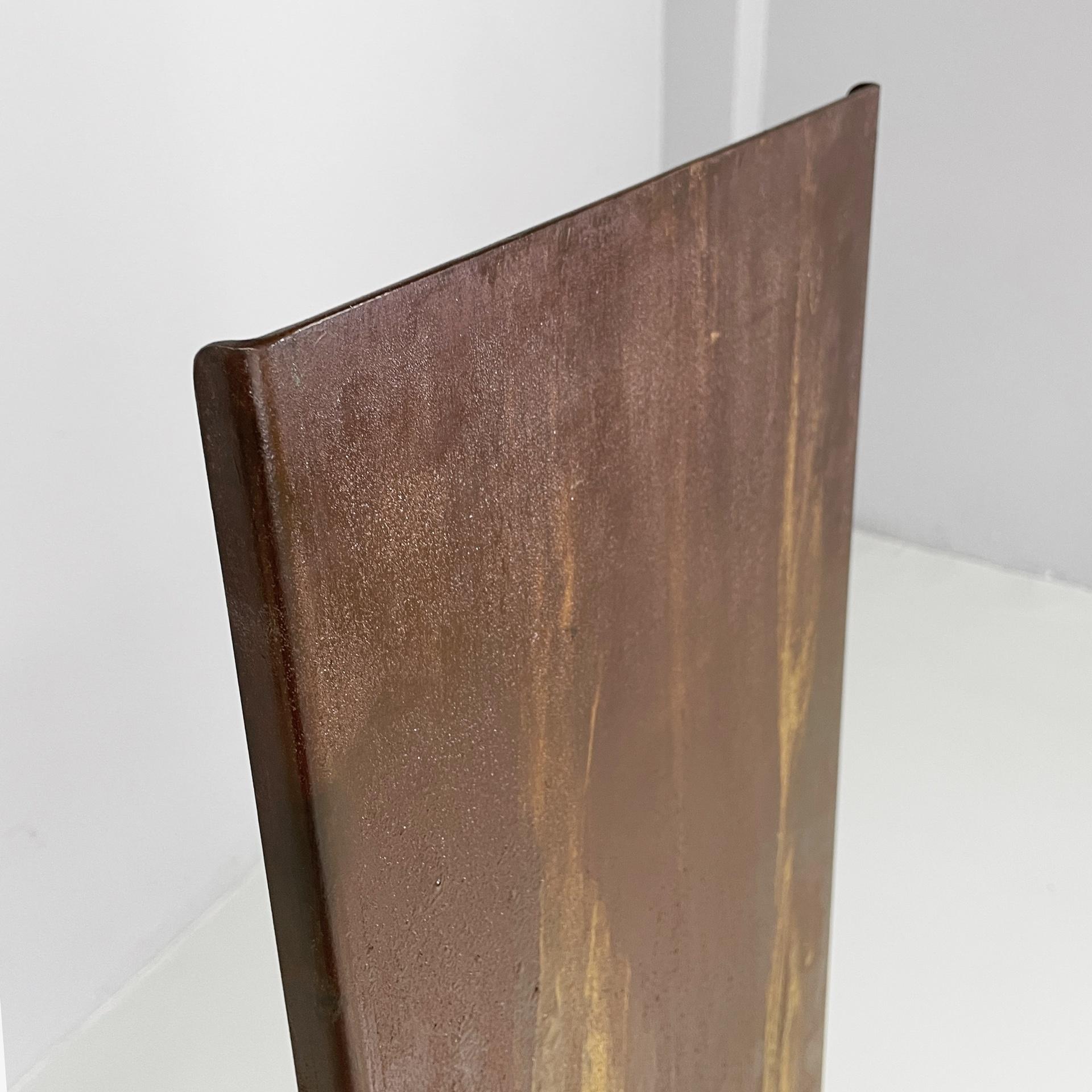 Silla geométrica moderna italiana de hierro, años 80 en venta 1