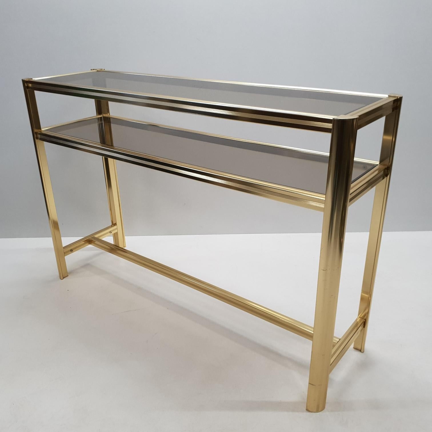 Italian Modern Gilt Brass Two Tiers Side Table with Smoked Glass, 1980s In Excellent Condition For Sale In Valkenswaard, NL