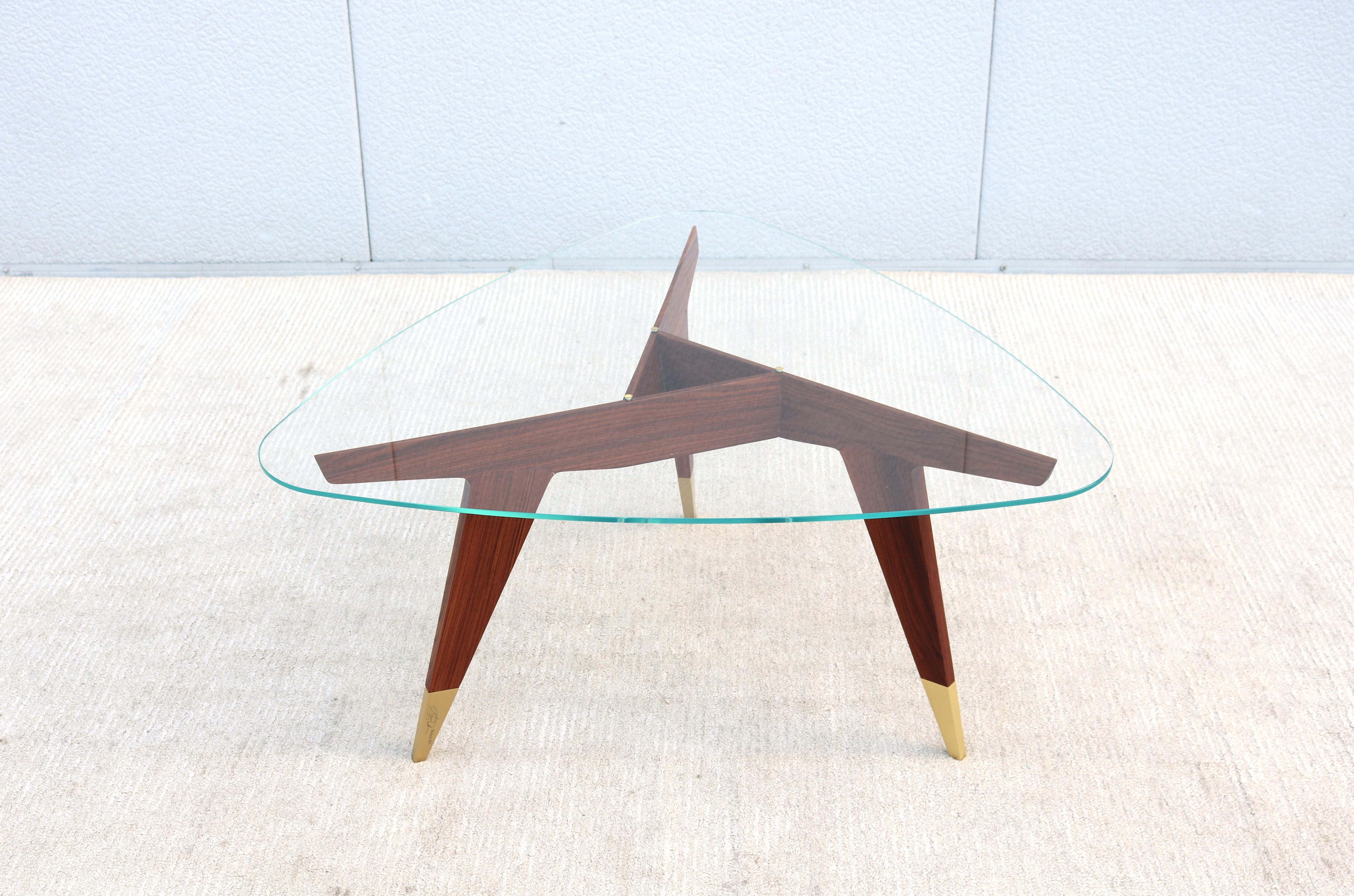 Hand-Crafted Italian Modern Gio Ponti for Molteni&C D.552.2 Coffee Table in Rosewood & Glass