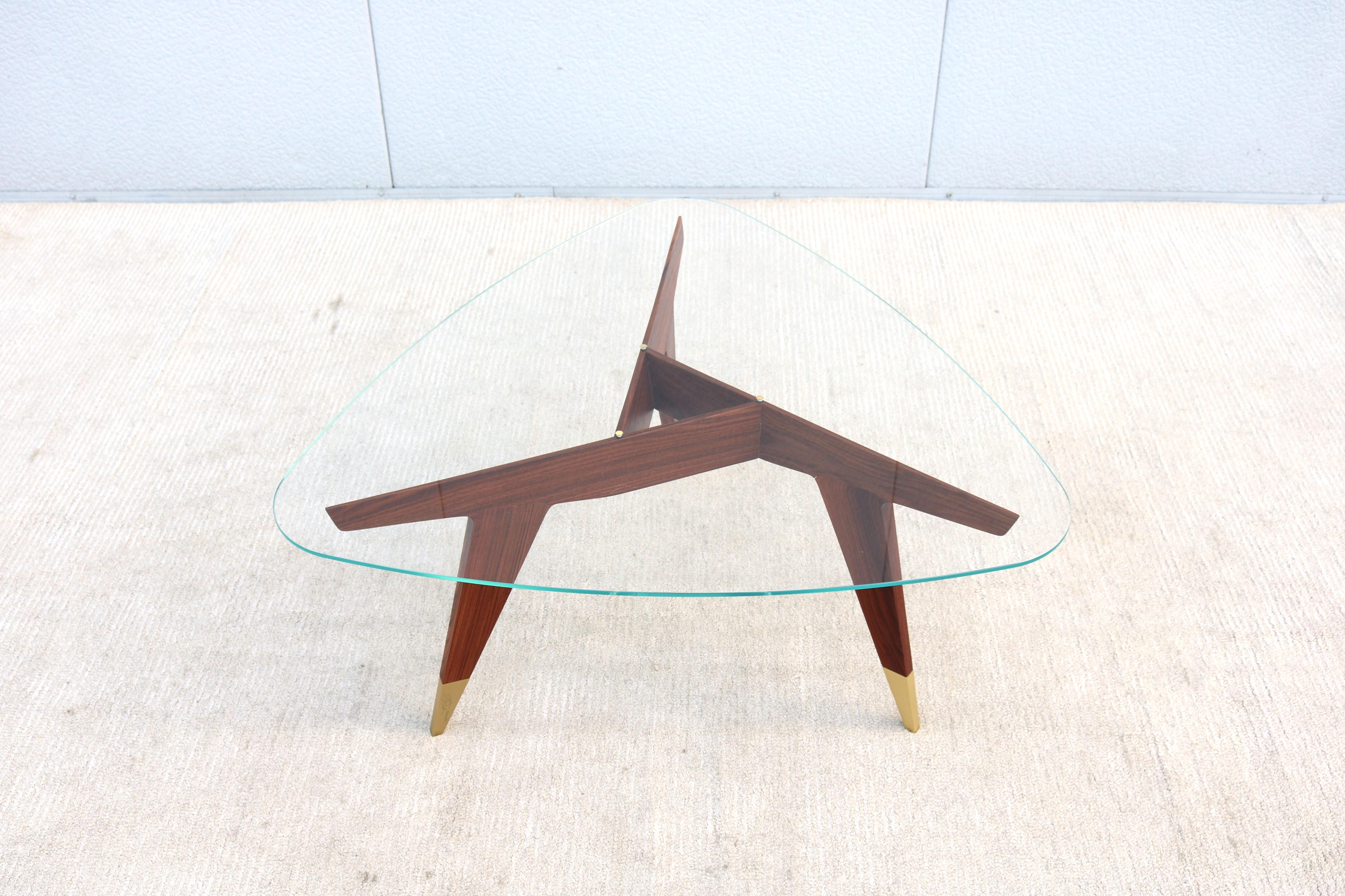 Italian Modern Gio Ponti for Molteni&C D.552.2 Coffee Table in Rosewood & Glass In Excellent Condition In Secaucus, NJ