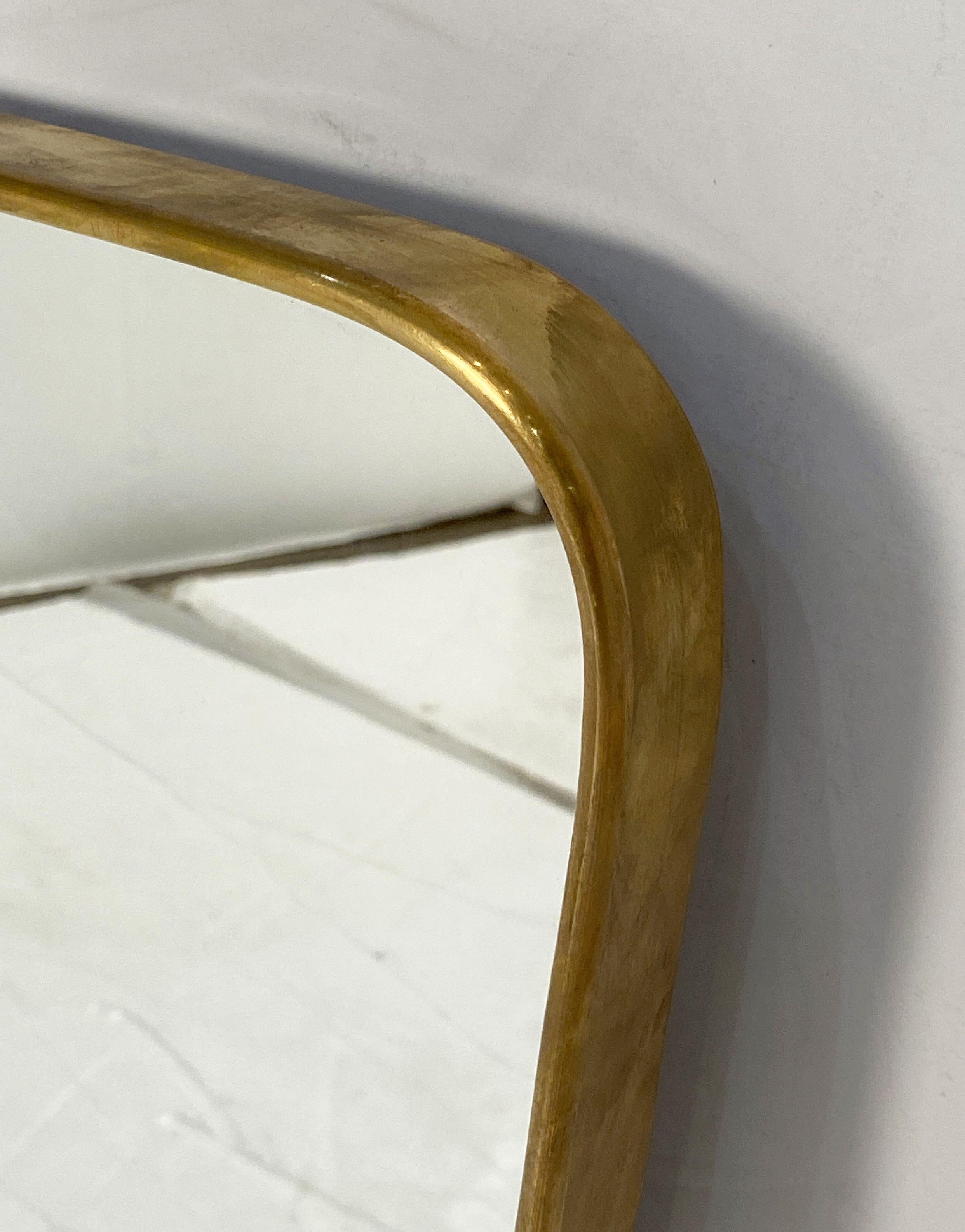 Miroir mural moderne italien de style Gio Ponti avec cadre en laiton (H 27 1/4 x L 19 3/4) en vente 1