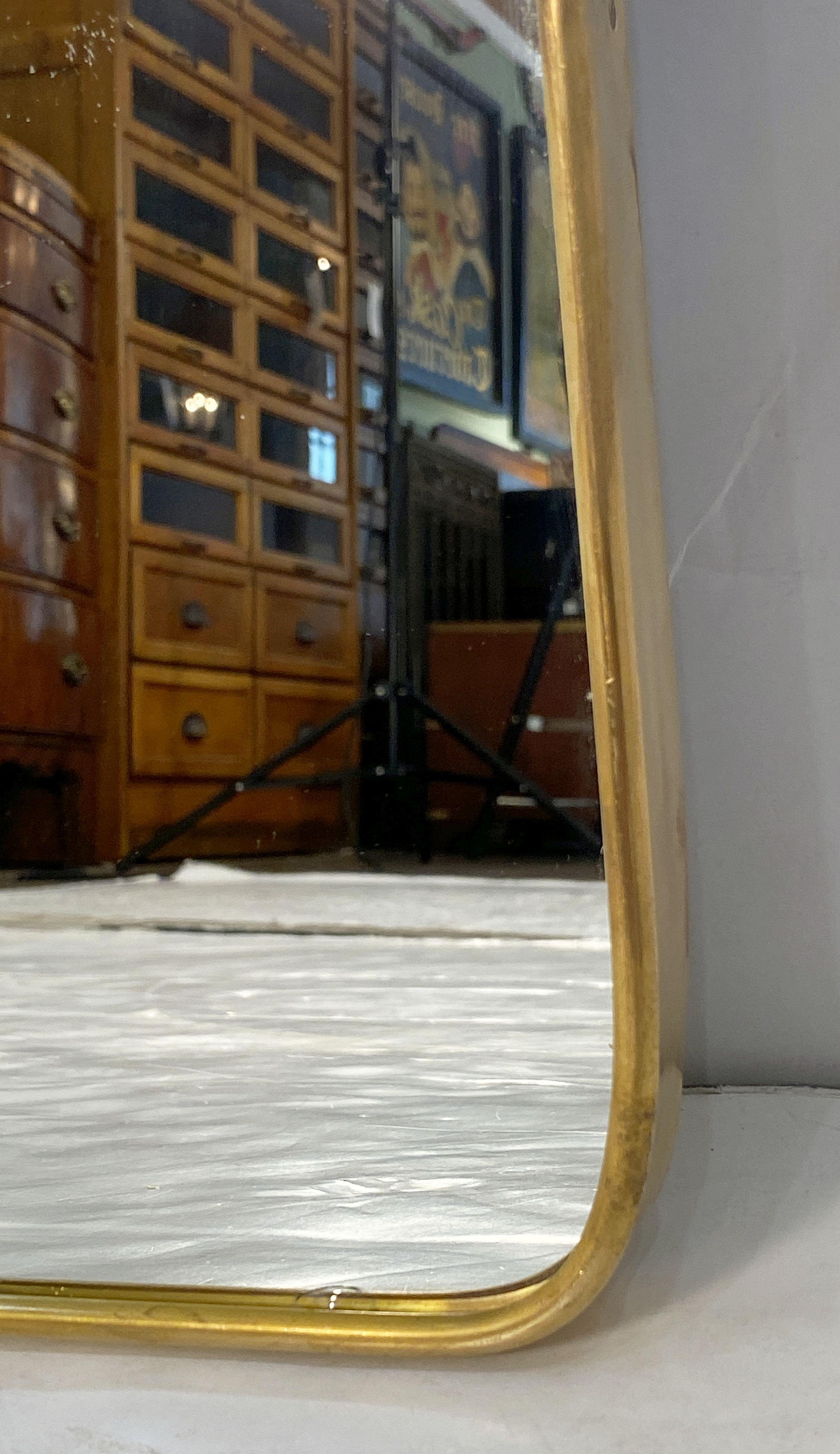 Miroir mural moderne italien de style Gio Ponti avec cadre en laiton (H 27 1/4 x L 19 3/4) en vente 2